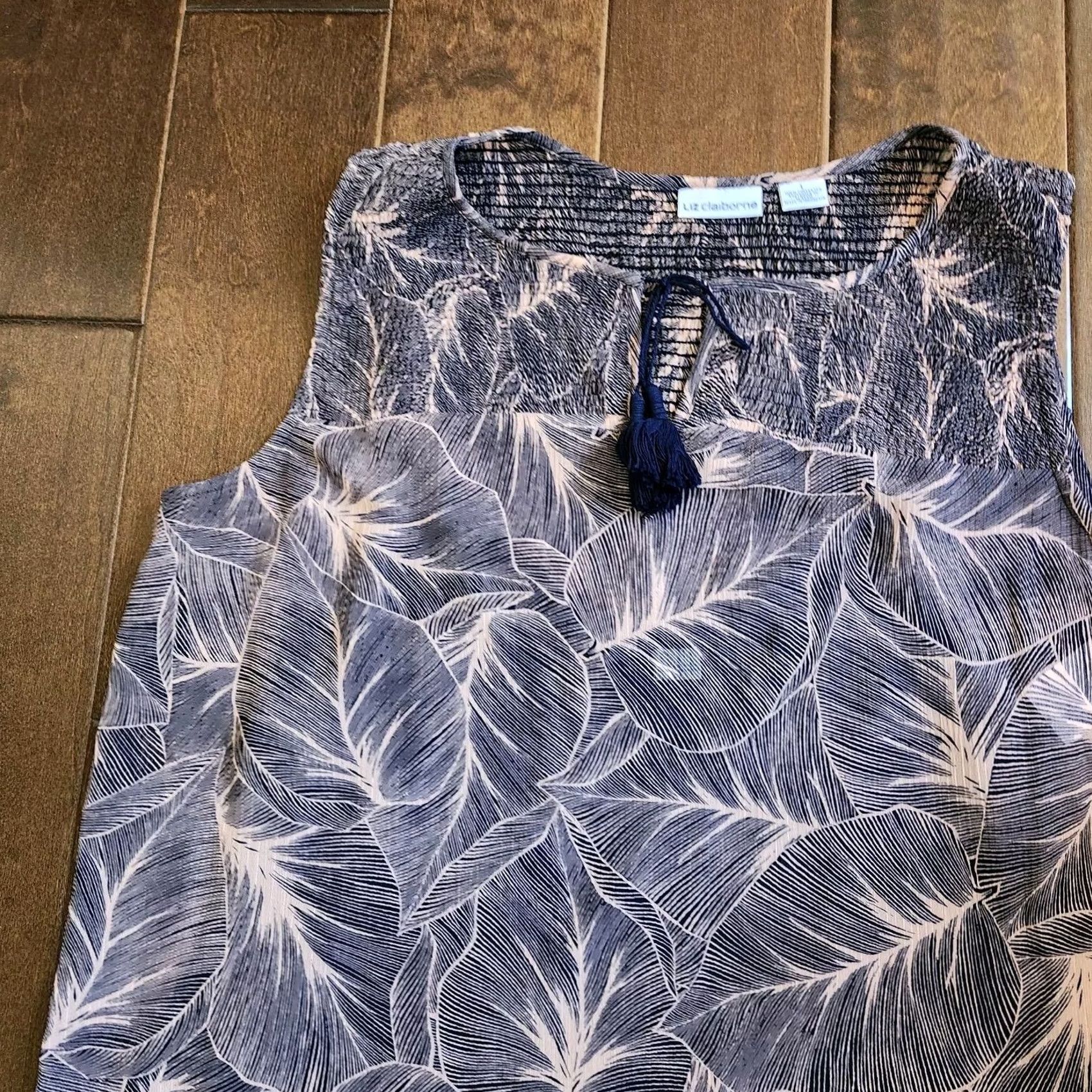 Liz Claiborne Liz Claiborne Women's Leaf Print Sleeveless Tassel Blouse & Underneath Top Sz L Size L / US 10 / IT 46 - 5 Thumbnail