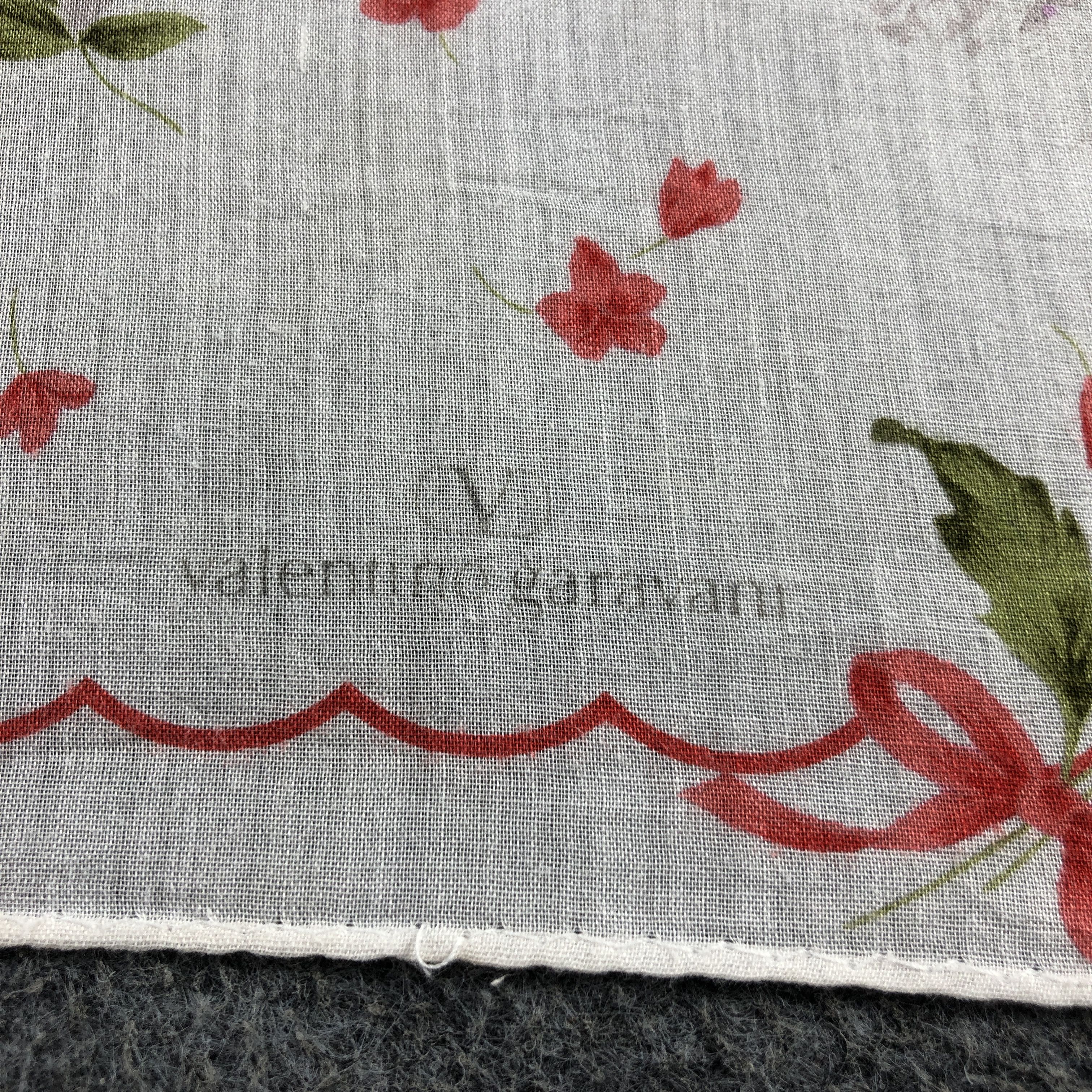Vintage Valentino Garavani Handkerchief Neckerchief Bandana H2667 Size ONE SIZE - 4 Thumbnail