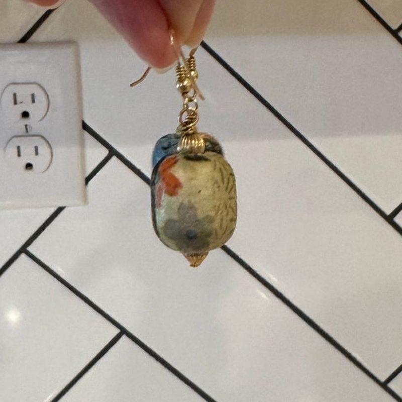 Handmade Vintage paper wrapped wooden bead dangle earrings handmade Size ONE SIZE - 7 Thumbnail