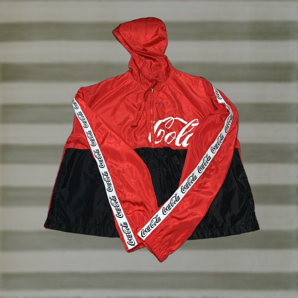 Vintage Coca Cola Junior Women's Lightweight Windbreaker Pullover Hooded Size L Red Jacket Size L / US 10 / IT 46 - 1 Thumbnail