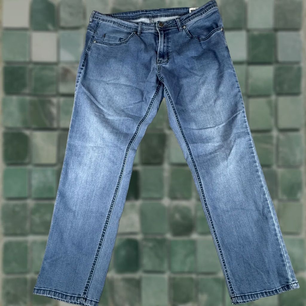 Buffalo David Bitton Buffalo David Bitton Jeans Mens 38x30 Axel Slim Stretch Straight Denim Pants Blue Medium Wash 5-Pocket Zip Fly Mens Size US 38 / EU 54 - 1 Thumbnail