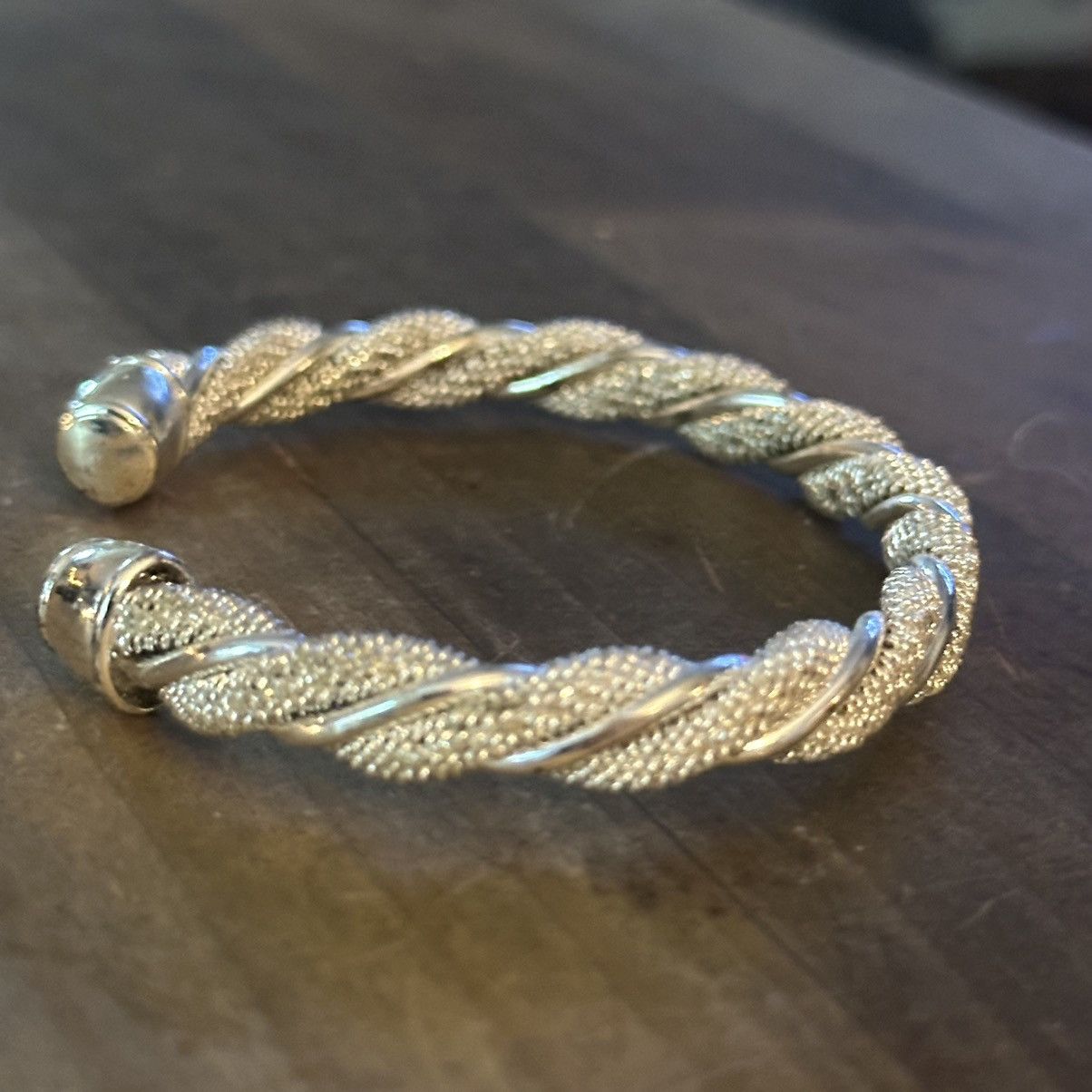 Other Silver tone textured twist cuff bracelet Size ONE SIZE - 4 Thumbnail