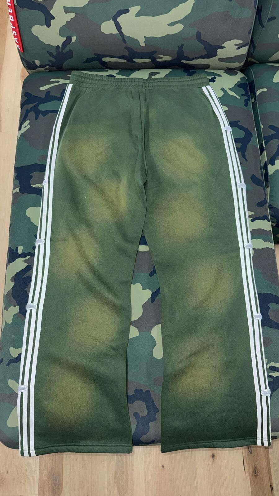 RETROVERT RetroVert Green Studded Destruction Pants Size US 36 / EU 52 - 3 Thumbnail
