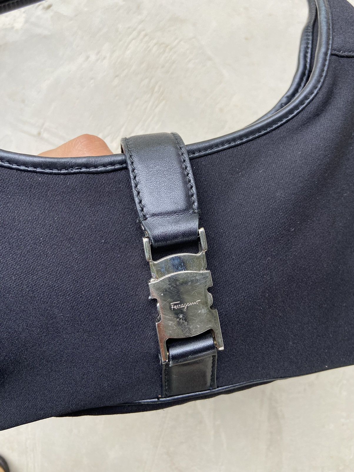 Salvatore Ferragamo Authentic Salvatore Ferragamo Shoulder Bag Size ONE SIZE - 9 Thumbnail