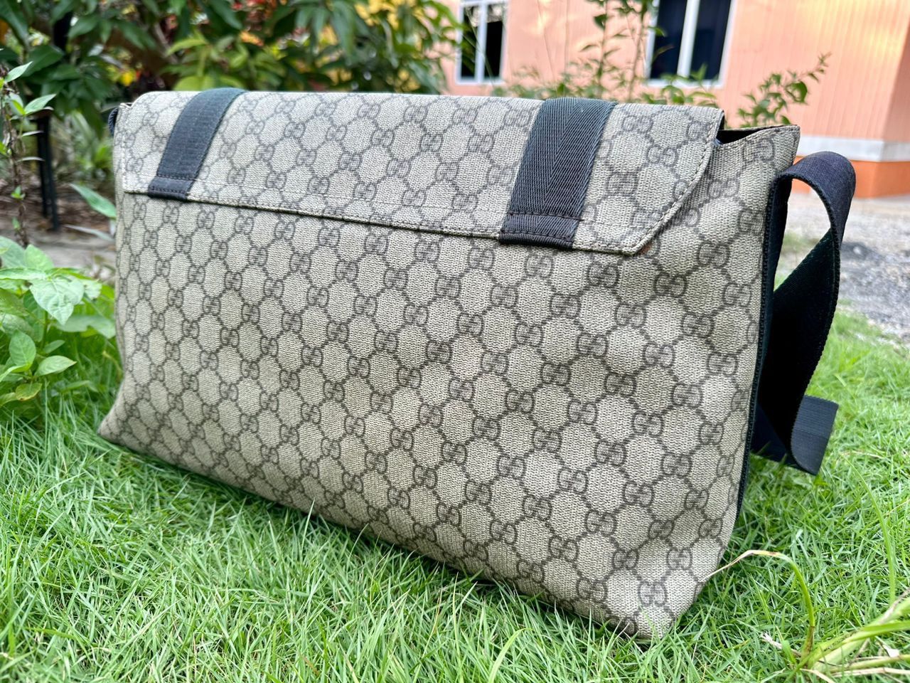 Gucci Authentic Gucci GG Supreme Double Buckle Messenger Bag Size ONE SIZE - 2 Thumbnail