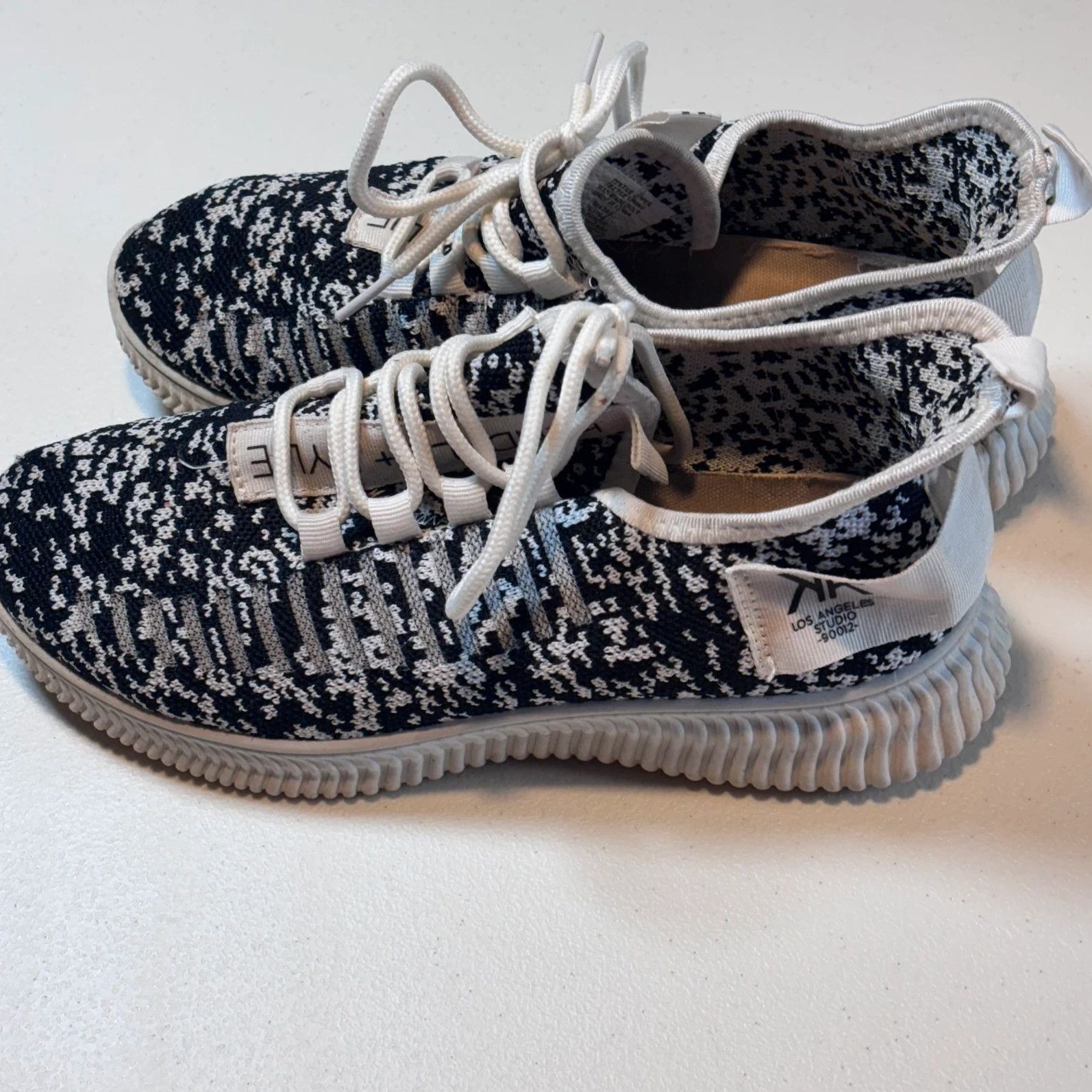 Kendall And Kylie Kendall + KYLIE Brandy Knit women's Sz 7 Shoes Size US 7 / IT 37 - 8 Thumbnail