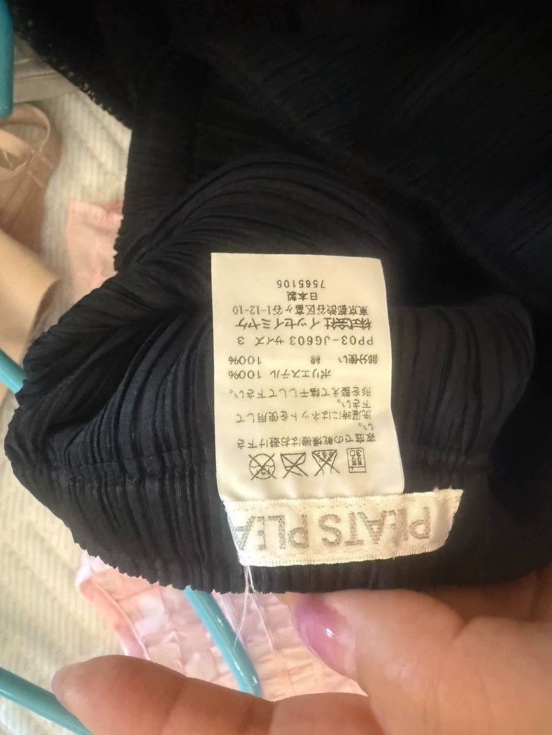 Issey Miyake Issey Miyake size:3 A vintage black pleated mini skirt Size 31" - 4 Thumbnail