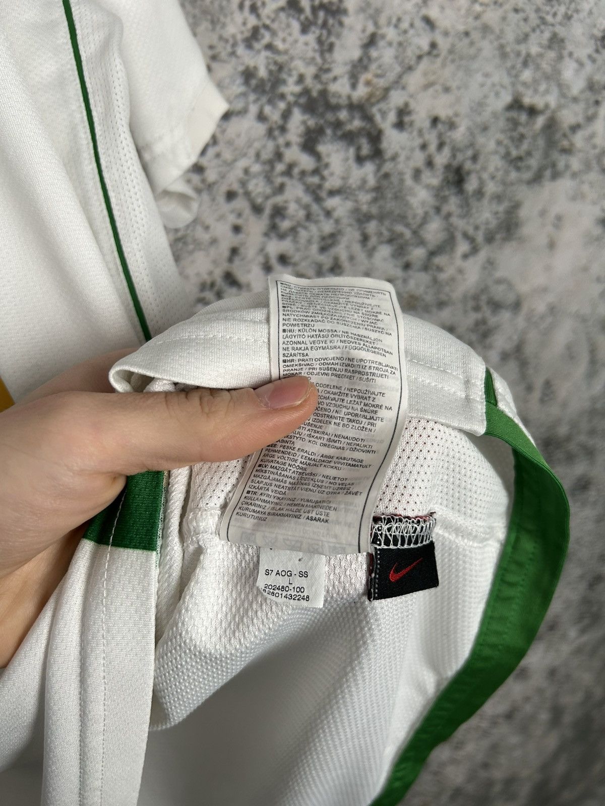 Nike Vintage Nike Celtic Glasgow Soccer Jersey Football Size US L / EU 52-54 / 3 - 9 Thumbnail