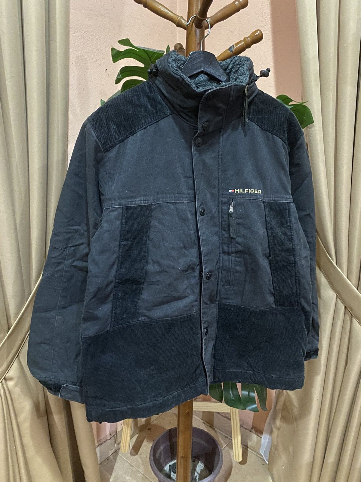 Tommy Hilfiger Vintage Tommy Hilfiger Black Corduroy Panel Winter Jacket Size US M / EU 48-50 / 2 - 3 Thumbnail