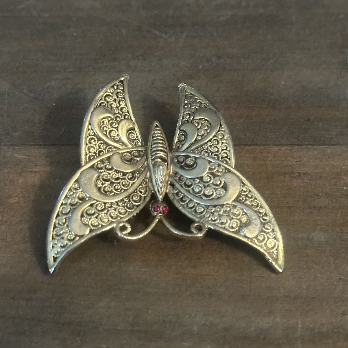 Vintage Vintage gold tone butterfly brooch Size ONE SIZE - 3 Thumbnail