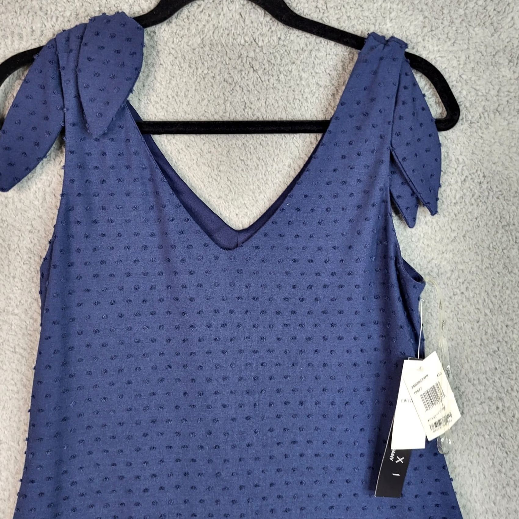 Vintage Trixxi Women's Navy Blue Tie V-Neck Dress Shirt? Size S / US 4 / IT 40 - 3 Thumbnail