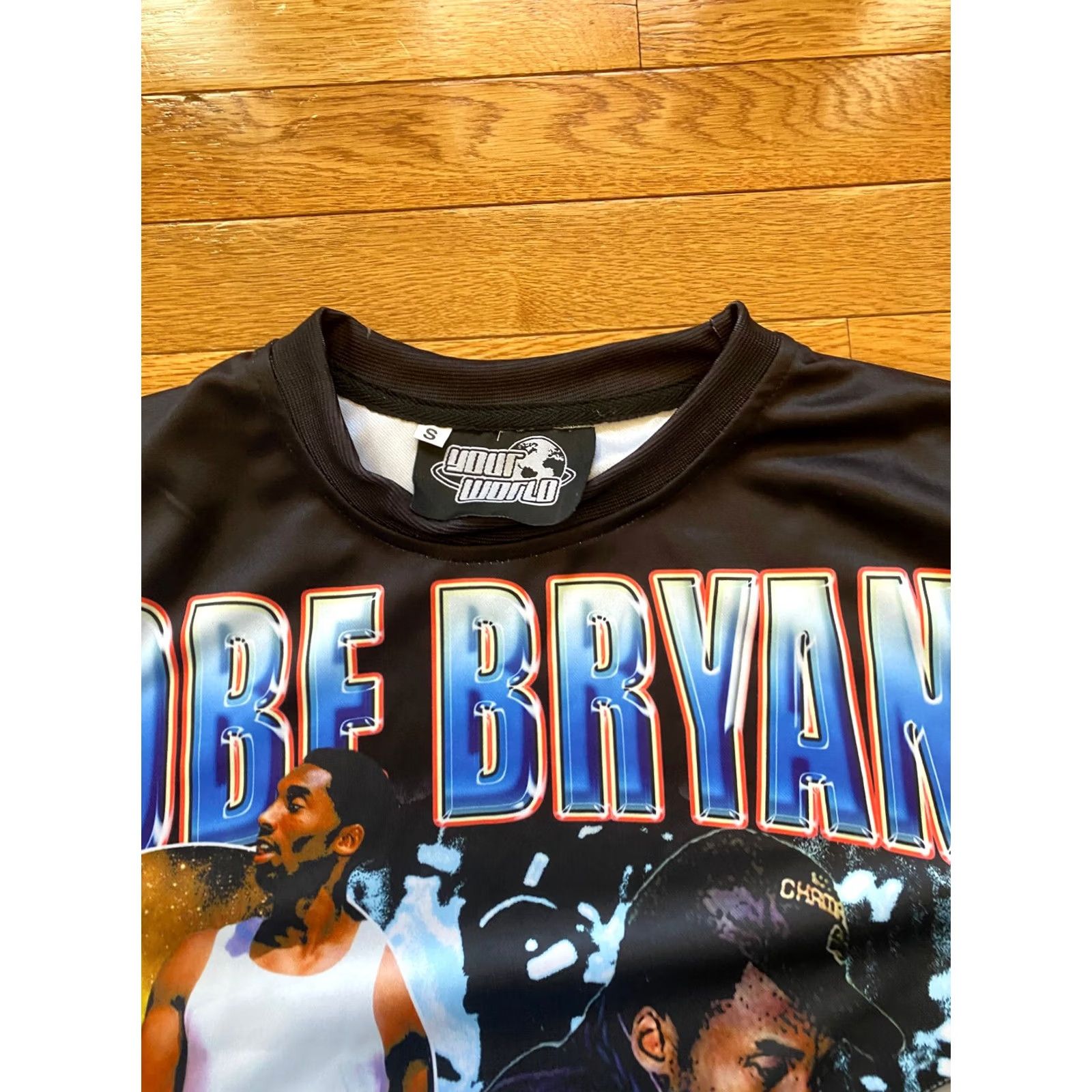 Vintage Kobe Bryant Black Mamba The World is Yours All Over Print T-shirt Mens sz Small Size US S / EU 44-46 / 1 - 3 Thumbnail