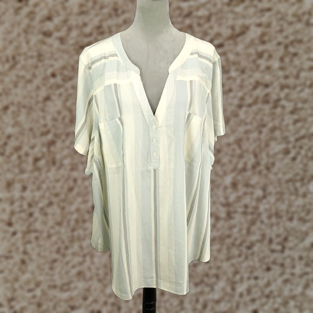 Torrid Torrid Blouse Womens 5X Multicolor Ivory Gray 1/4 Button Challis Sailing Stripe NWT Size XXL / US 16-18 / IT 52-54 - 1 Thumbnail