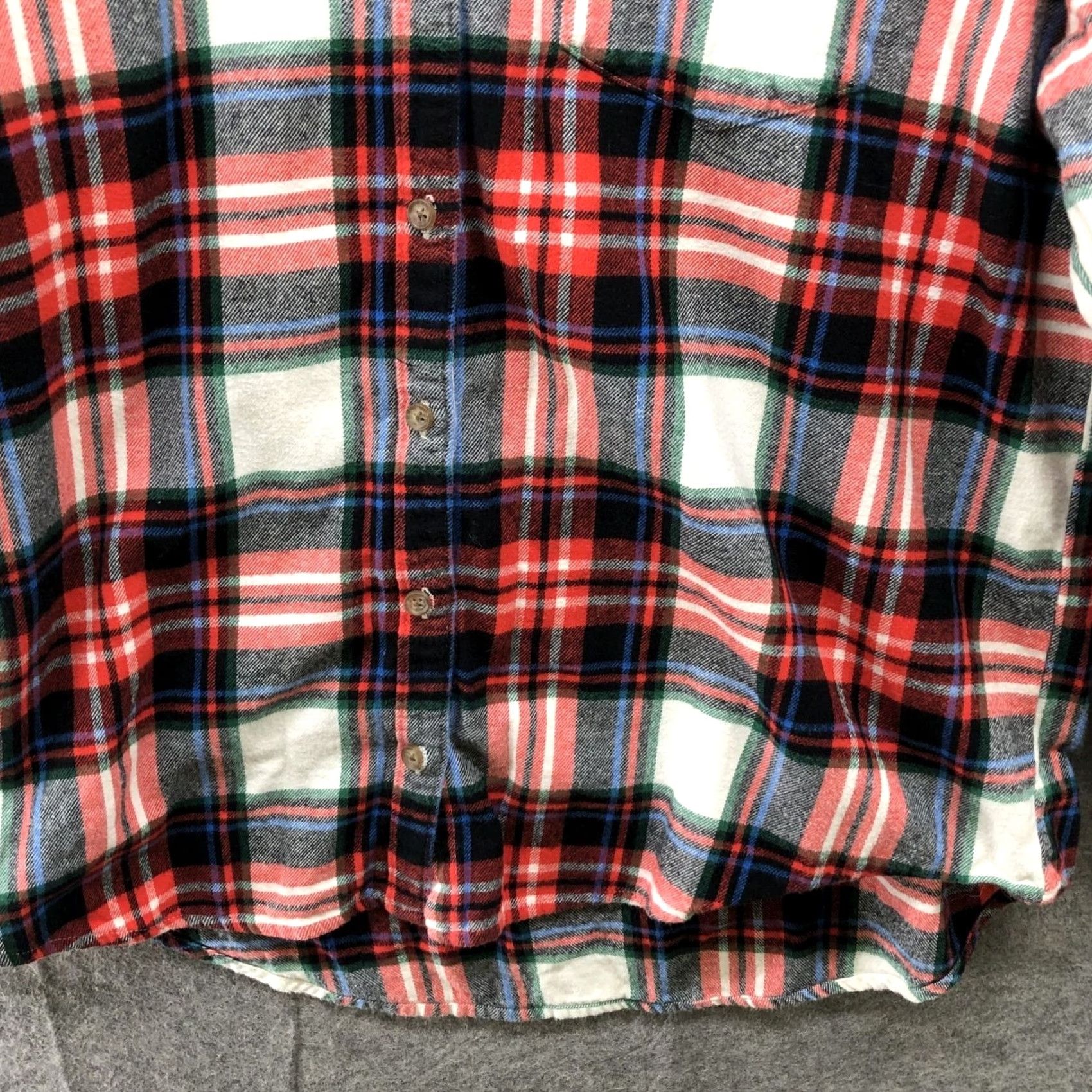 Old Navy VINTAGE Old Navy Boyfriend Flannel Shirt Womens LT Red Holiday Plaid Relaxed Shirt Ladies LT Red Holiday Plaid Relaxed Size L / US 10 / IT 46 - 4 Thumbnail
