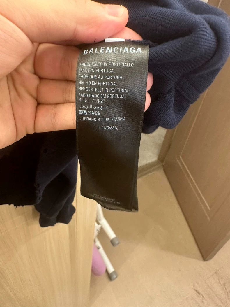 Balenciaga Balenciaga Destroyed sweater Size US M / EU 48-50 / 2 - 3 Thumbnail