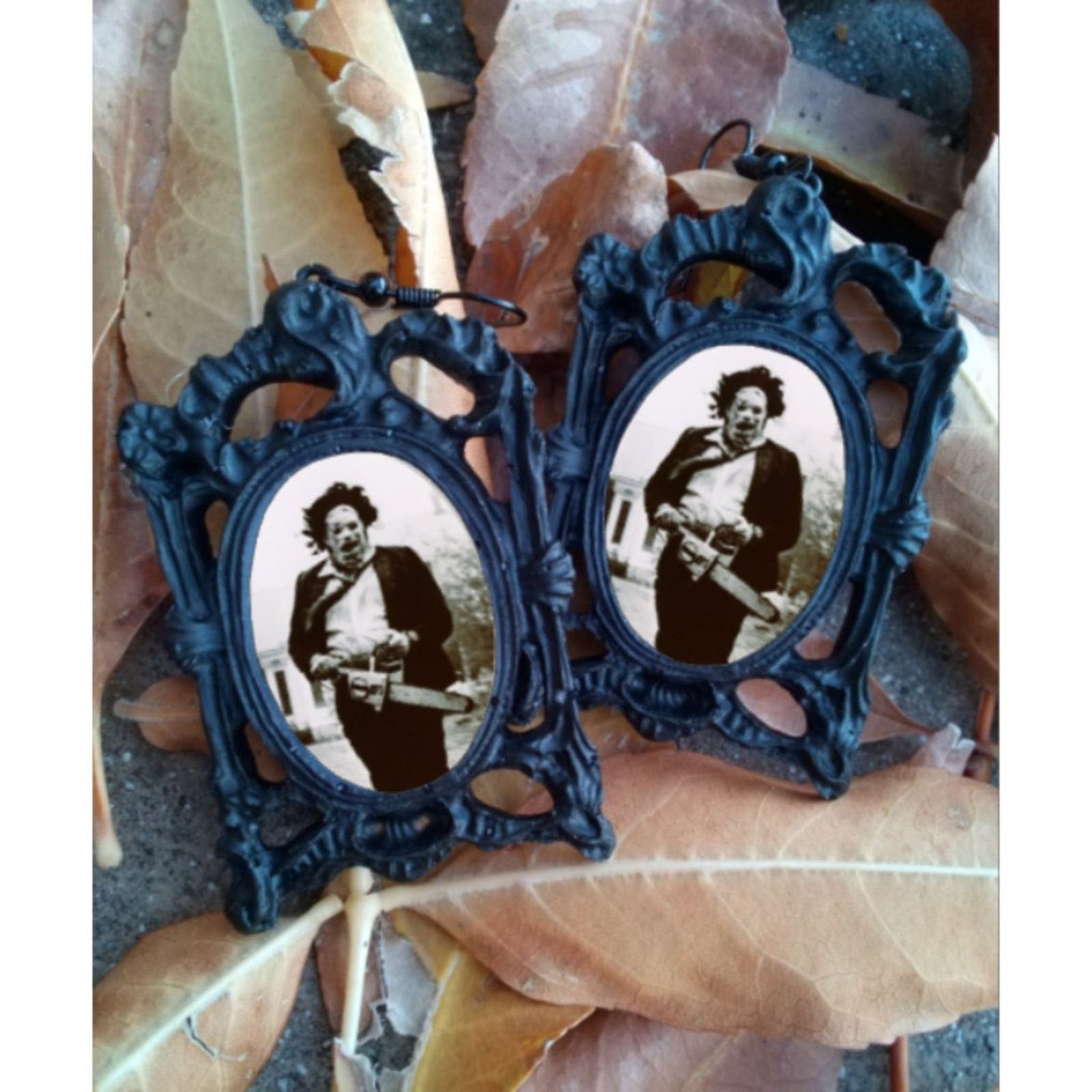 Paris Texas The Texas Chainsaw Massacre Leatherface Earrings Horror Size ONE SIZE - 1 Preview