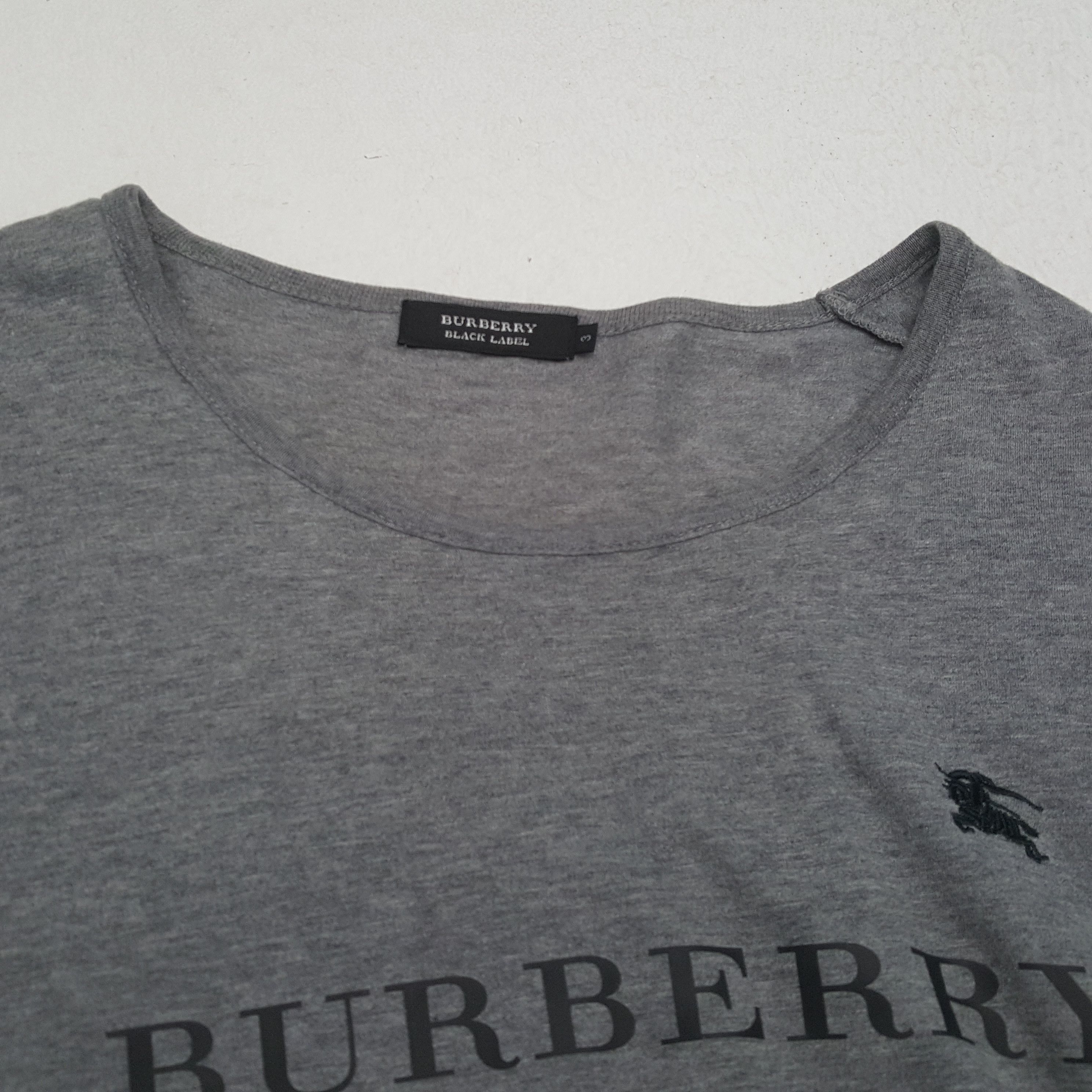 Burberry × Vintage Vintage Burberry Black Label Fashion Brand T-Shirt C276N79 Size US L / EU 52-54 / 3 - 4 Thumbnail