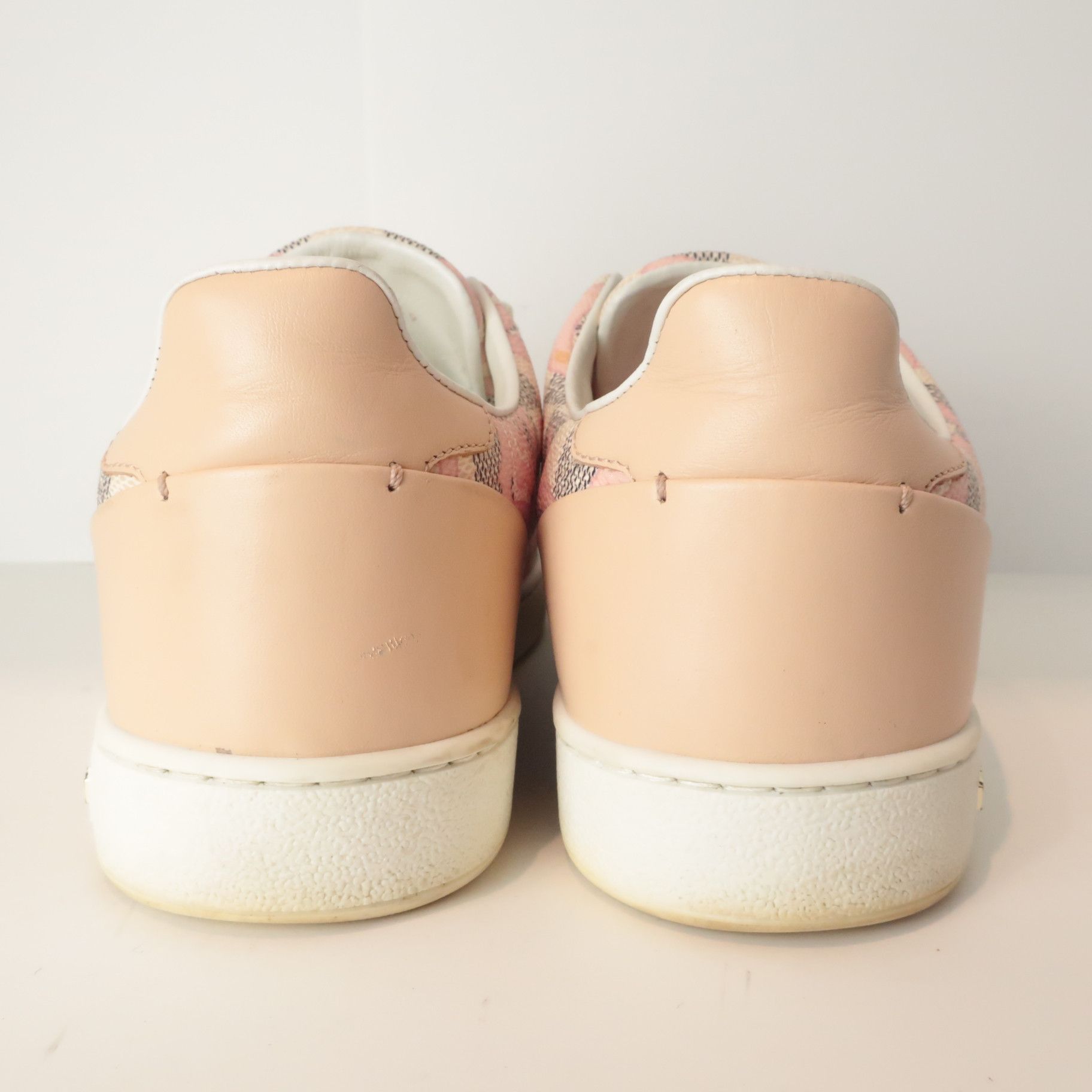 Louis Vuitton Louis Vuitton Tahitienne Pink Flower Sneakers Size US 9 / IT 39 - 17 Thumbnail