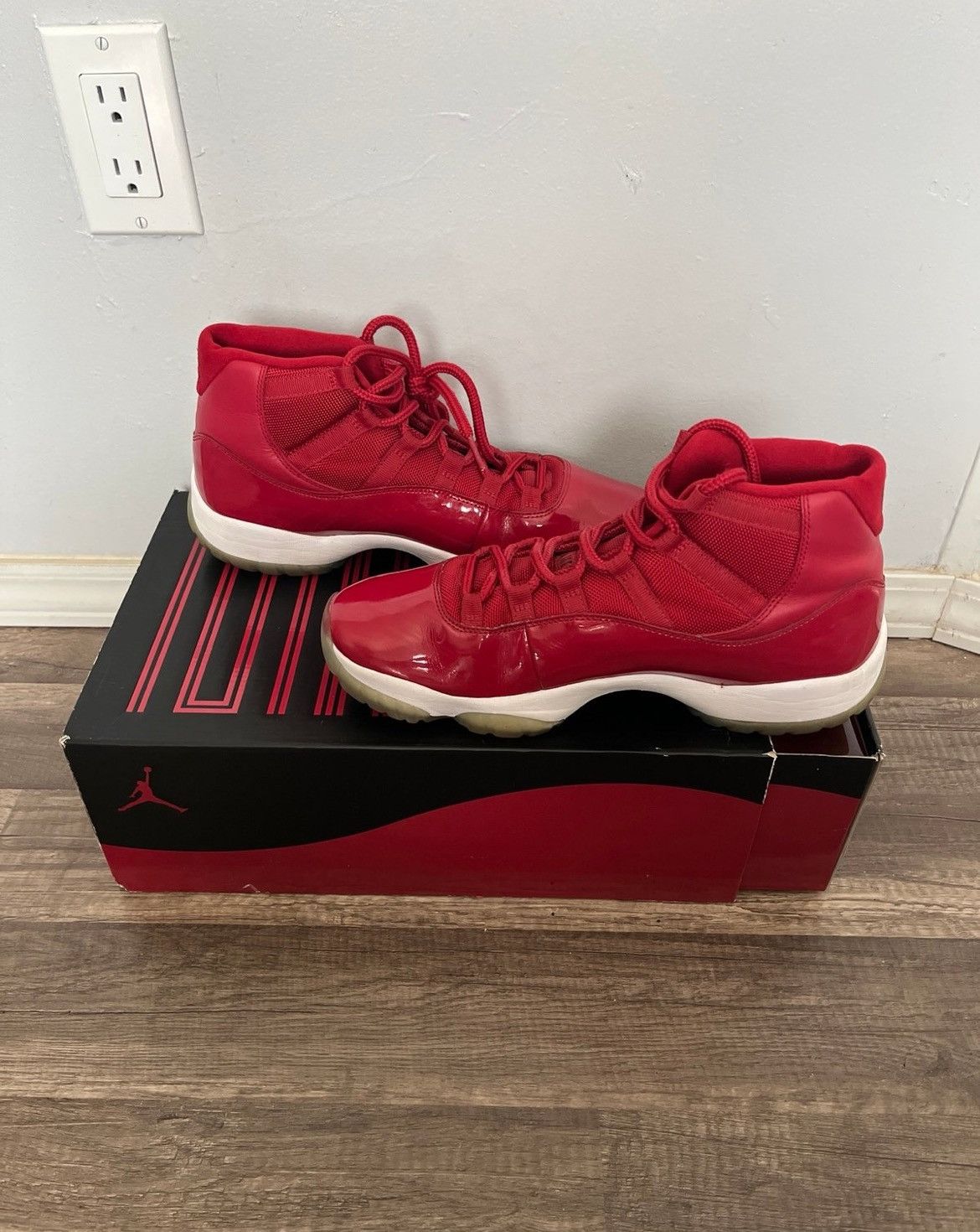 Nike Jordan 11 Win Like 96 Size US 10.5 / EU 43-44 - 3 Thumbnail
