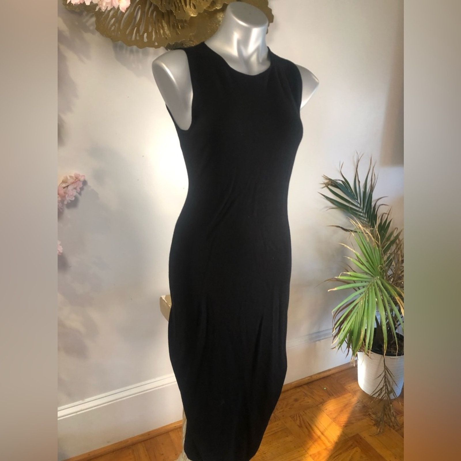 Theory Dress Maxi Theory open circle back. Sleek black size Large Size L / US 10 / IT 46 - 3 Thumbnail