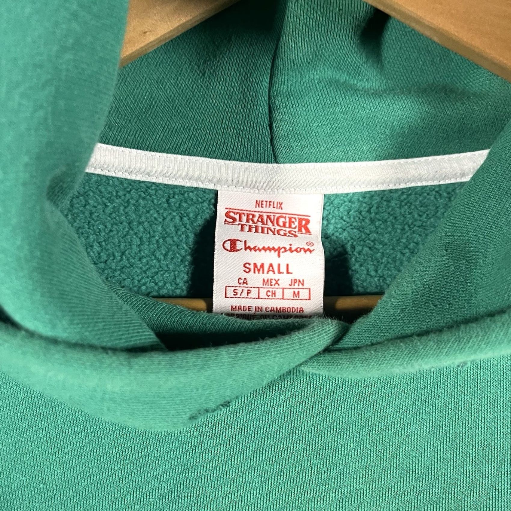Champion Champion Stranger Things Hawkins High Hoodie Adult S Green Graphic Pullover Hooded Pockets 80s TV Size US S / EU 44-46 / 1 - 4 Thumbnail