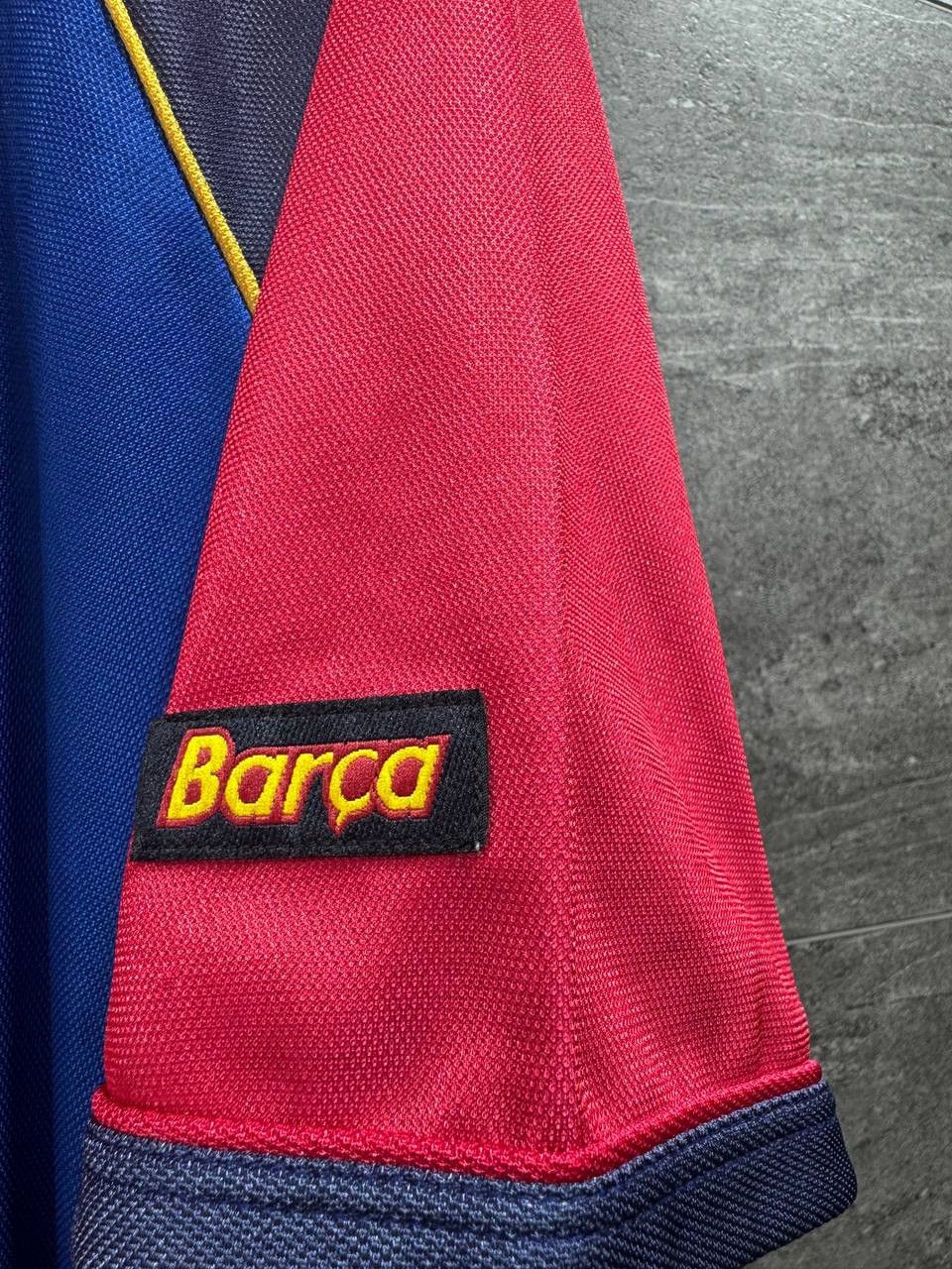 Vintage Vintage FC Barcelona #10 Rivaldo Soccer Jersey Shirt Size US L / EU 52-54 / 3 - 11 Thumbnail