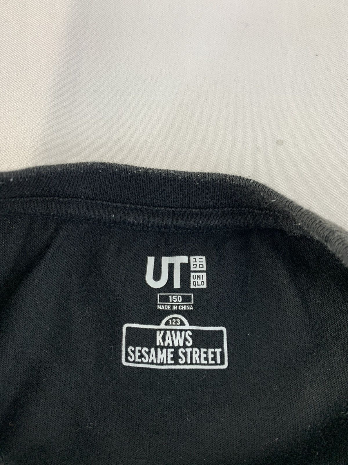 Kaws Kaws Sesame Street Single Pocket Art Logo Tee Size S / US 4 / IT 40 - 7 Thumbnail