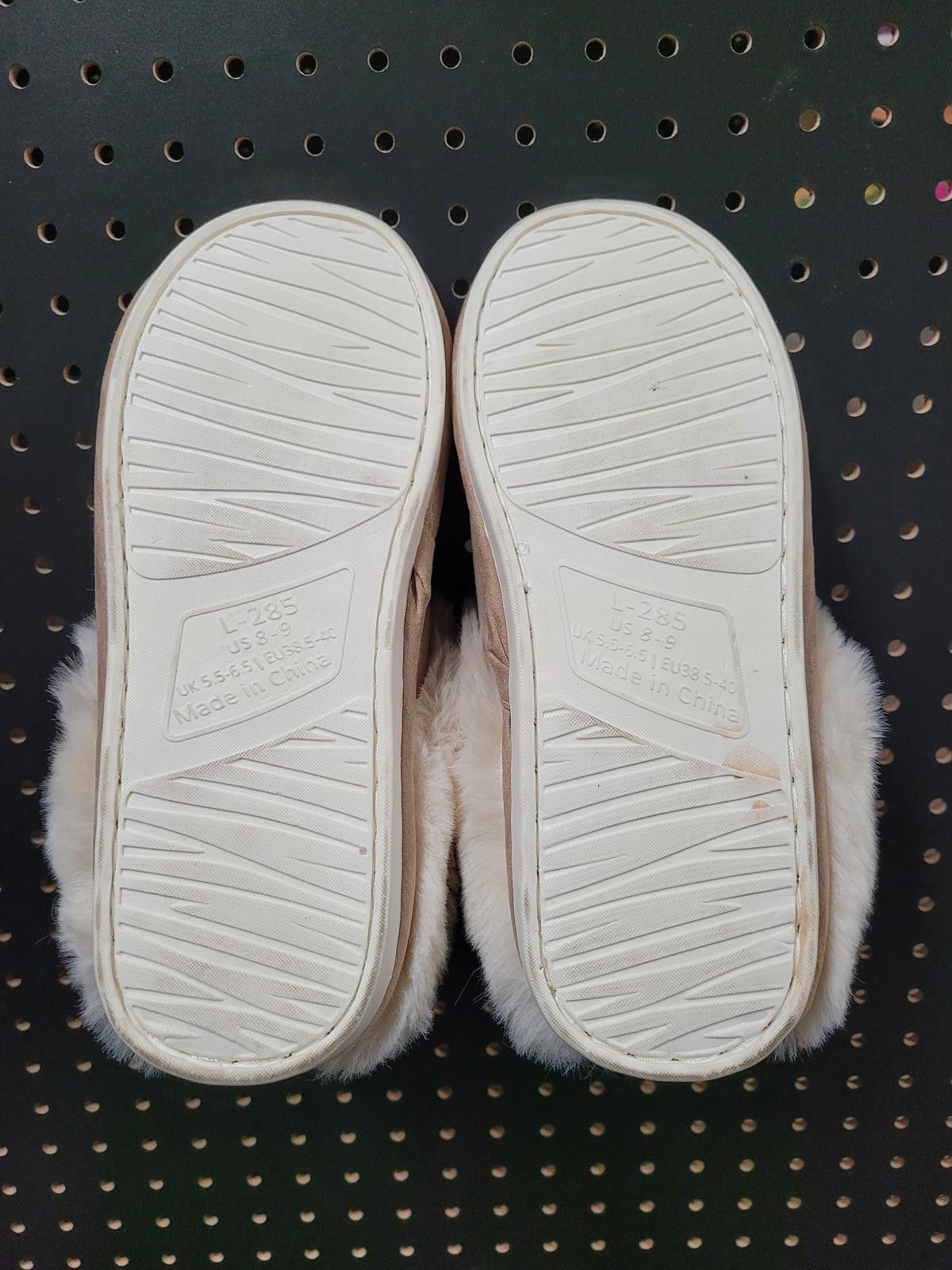 Unknown London Cozy Faux Fur Lined Women's Slippers - Grab Yours Now! Size US 8 / IT 38 - 2 Thumbnail