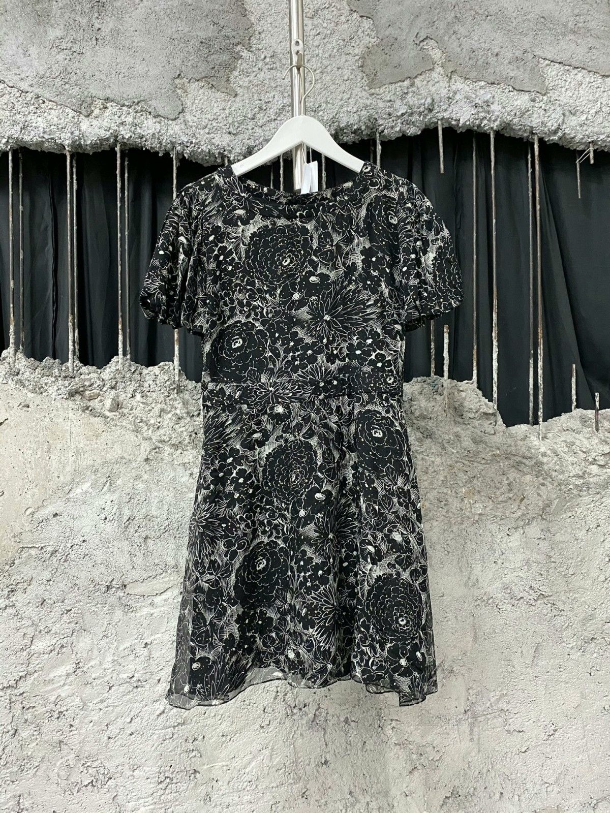 Saint Laurent Paris Saint Laurent SLP Black White Floral Dress Size S / US 4 / IT 40 - 1 Thumbnail