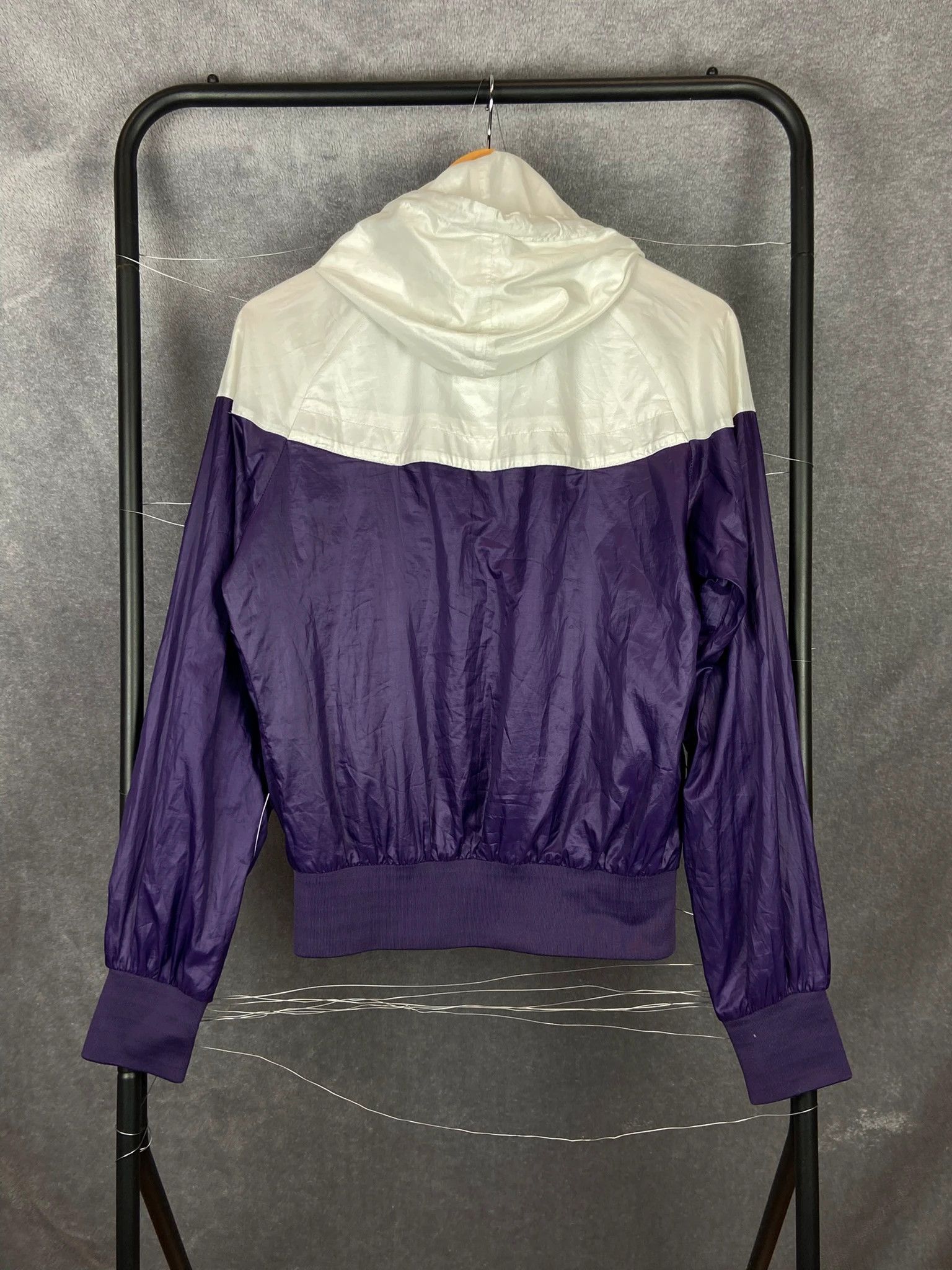Nike Nike windbreaker jacket vintage 90s women’s white purple Size M / US 6-8 / IT 42-44 - 5 Thumbnail