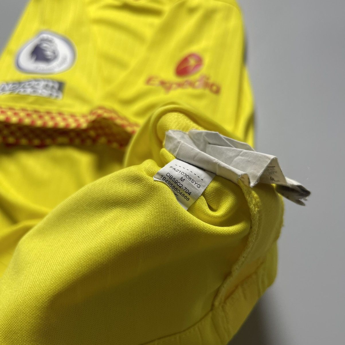Nike × Vintage LIVERPOOL NIKE 2021/2022 FOOTBALL THIRD JERSEY #11 SALAH Size US M / EU 48-50 / 2 - 12 Thumbnail
