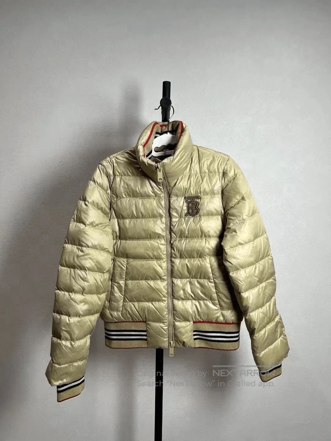 Burberry Burberry TB Embroidery Detachable Sleeve Down Jacket. Size S / US 4 / IT 40 - 1 Thumbnail