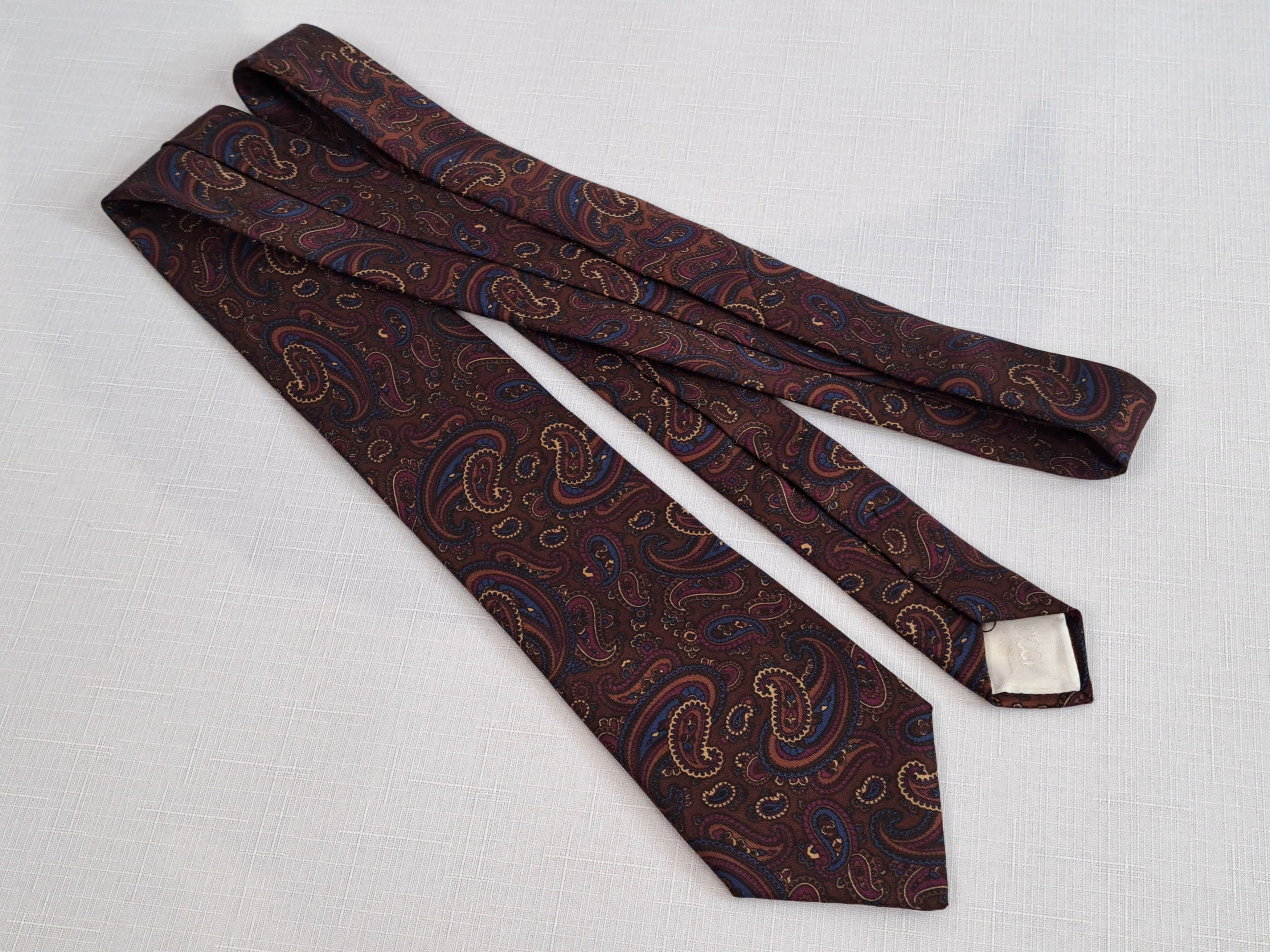 Designer NINA RICCI paisley pattern silk tie. Made in France Size ONE SIZE - 2 Thumbnail
