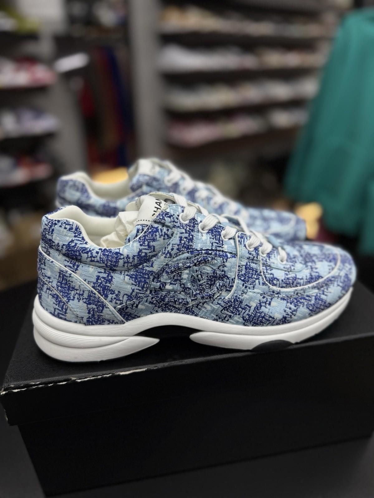 Chanel CHANEL CC Logo Sneaker Size 40.5EU/10.5US(W)/9US(M) $1425 Size US 10.5 / IT 40.5 - 2 Thumbnail