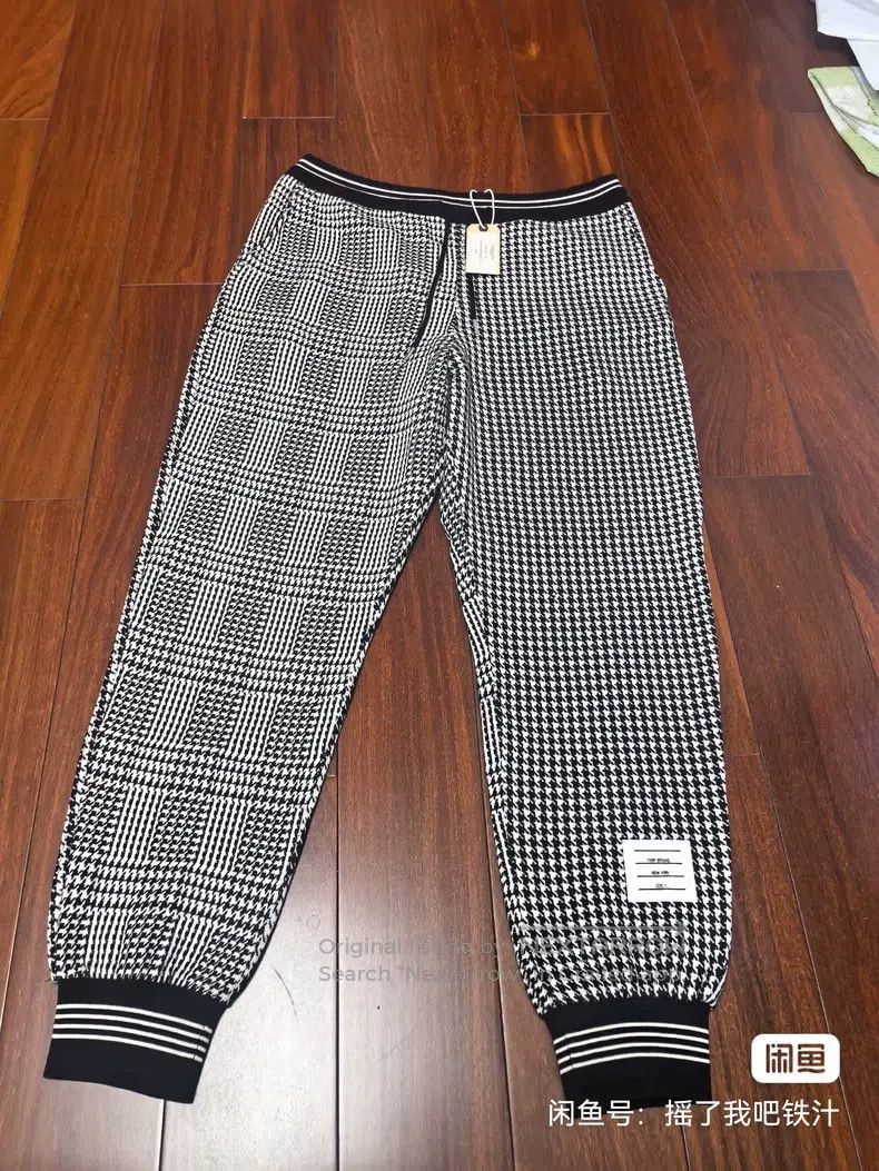 Thom Browne size 1 Plaid knitted long pants