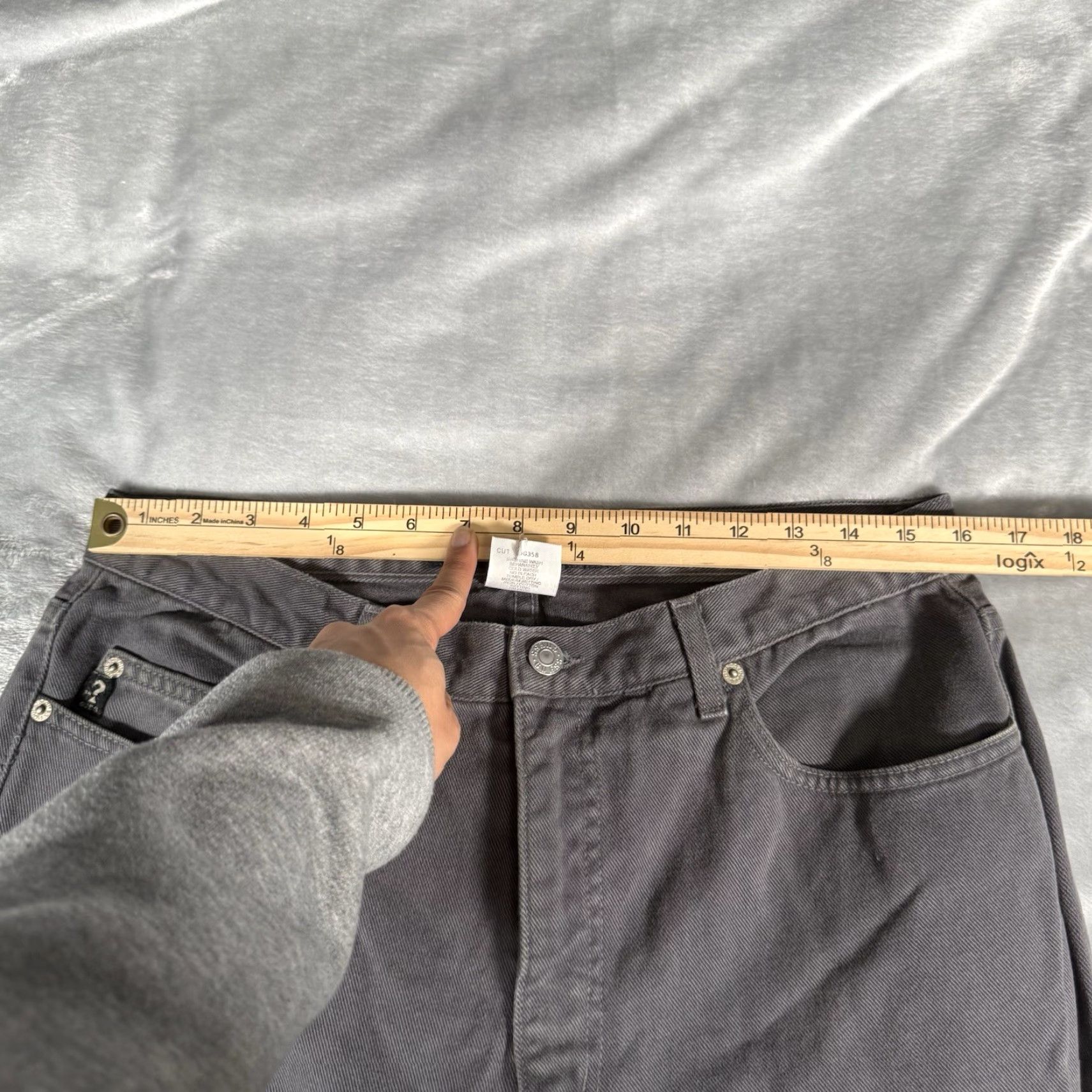 Guess VINTAGE GUESS Jeans Straight Fit Denim Mens 32 34 Inseam 29 USA Blue 5-Pocket Design Regular Rise Mid 90s Jeans Mens Size US 32 / EU 48 - 7 Thumbnail