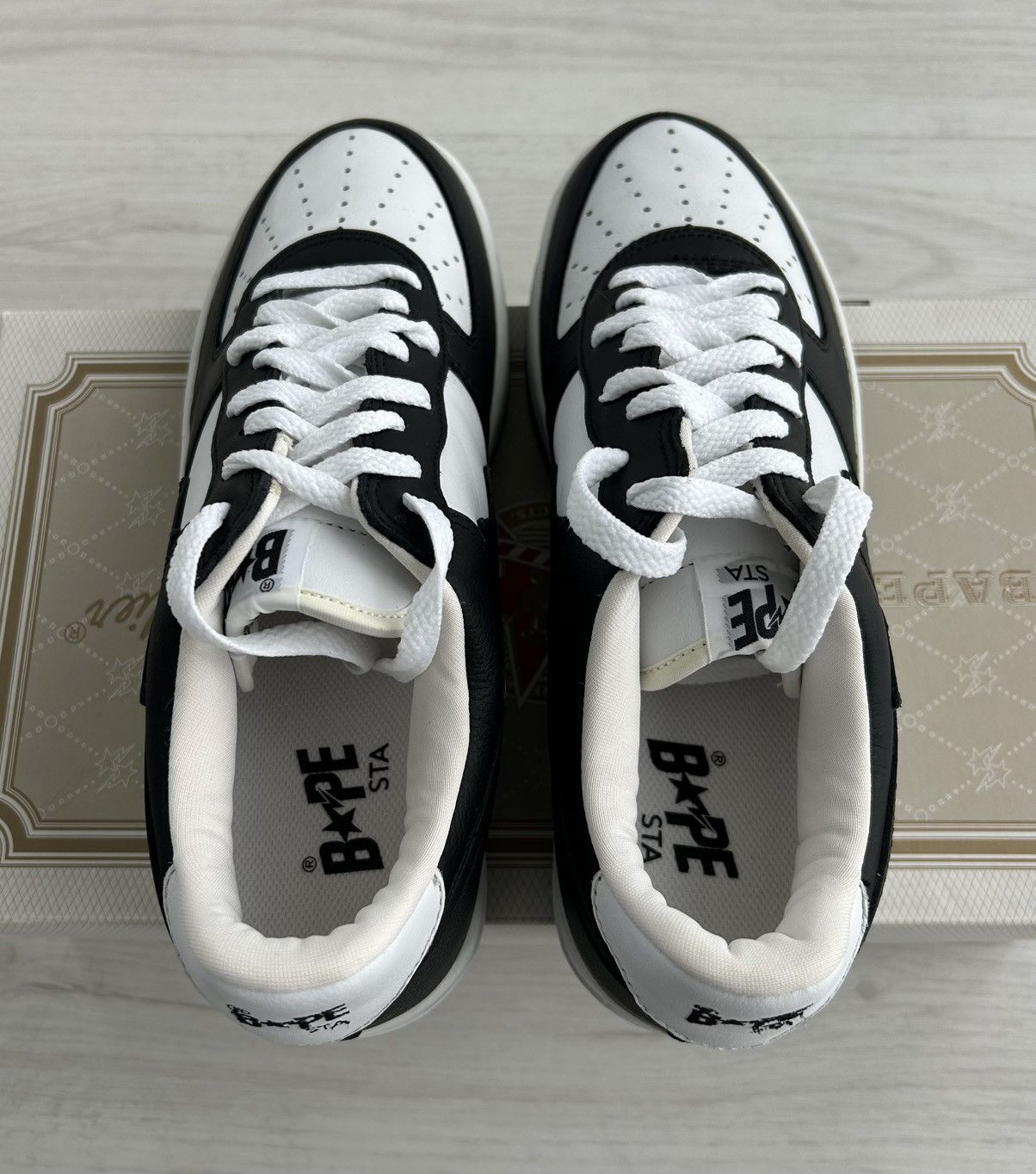 Bape VERY RARE OG 2001 A BATHING APE 1ST BLACK/WHITE BAPESTA Size US 9 / EU 42 - 4 Thumbnail