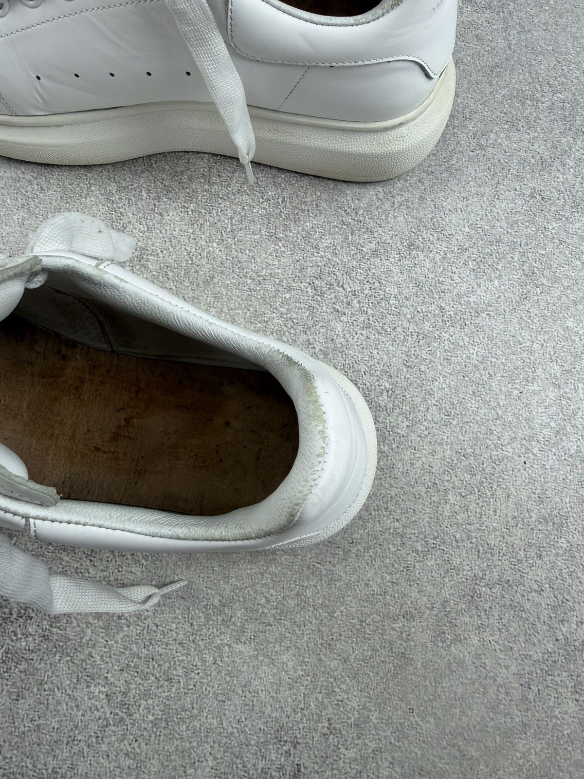 Alexander McQueen Alexander McQueen White Leather Sneakers Size 42 Size US 9 / EU 42 - 17 Thumbnail