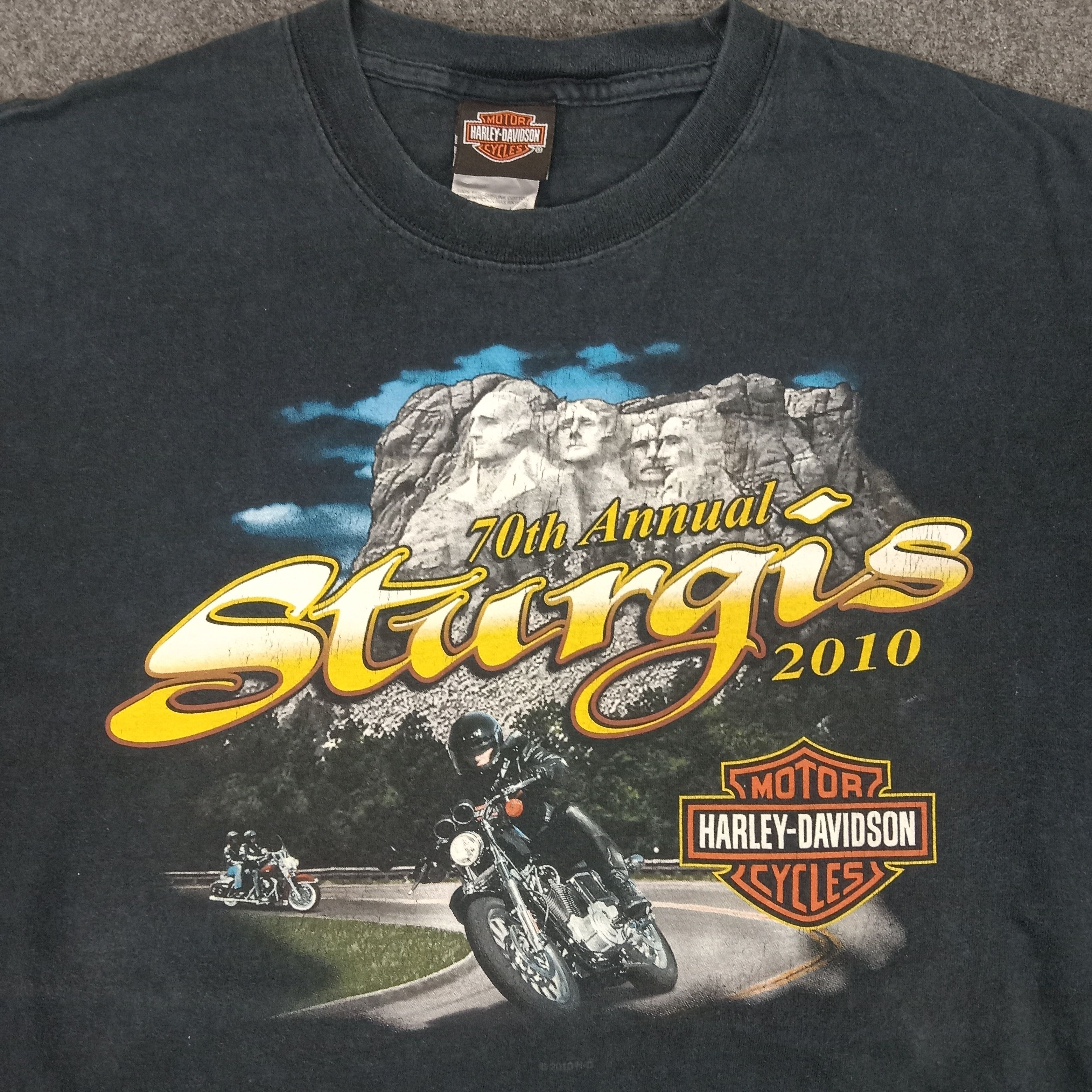 Harley Davidson × Vintage Harley Davidson 70th Annual Sturgis 2010 Tshirt Size US XL / EU 56 / 4 - 2 Thumbnail
