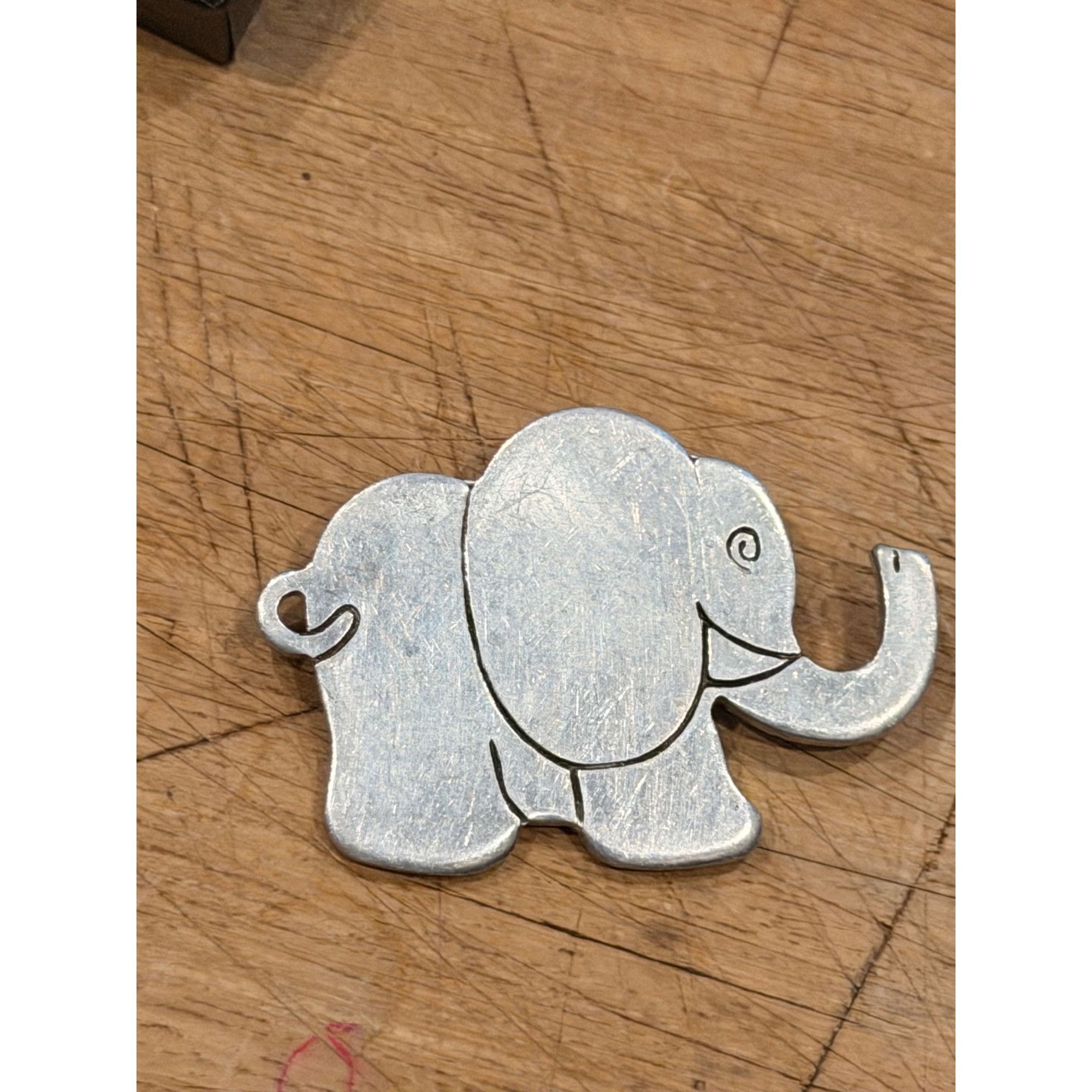 Other Elephant-Shaped Pewter Pin Brooch With Gift Box Size ONE SIZE - 6 Thumbnail