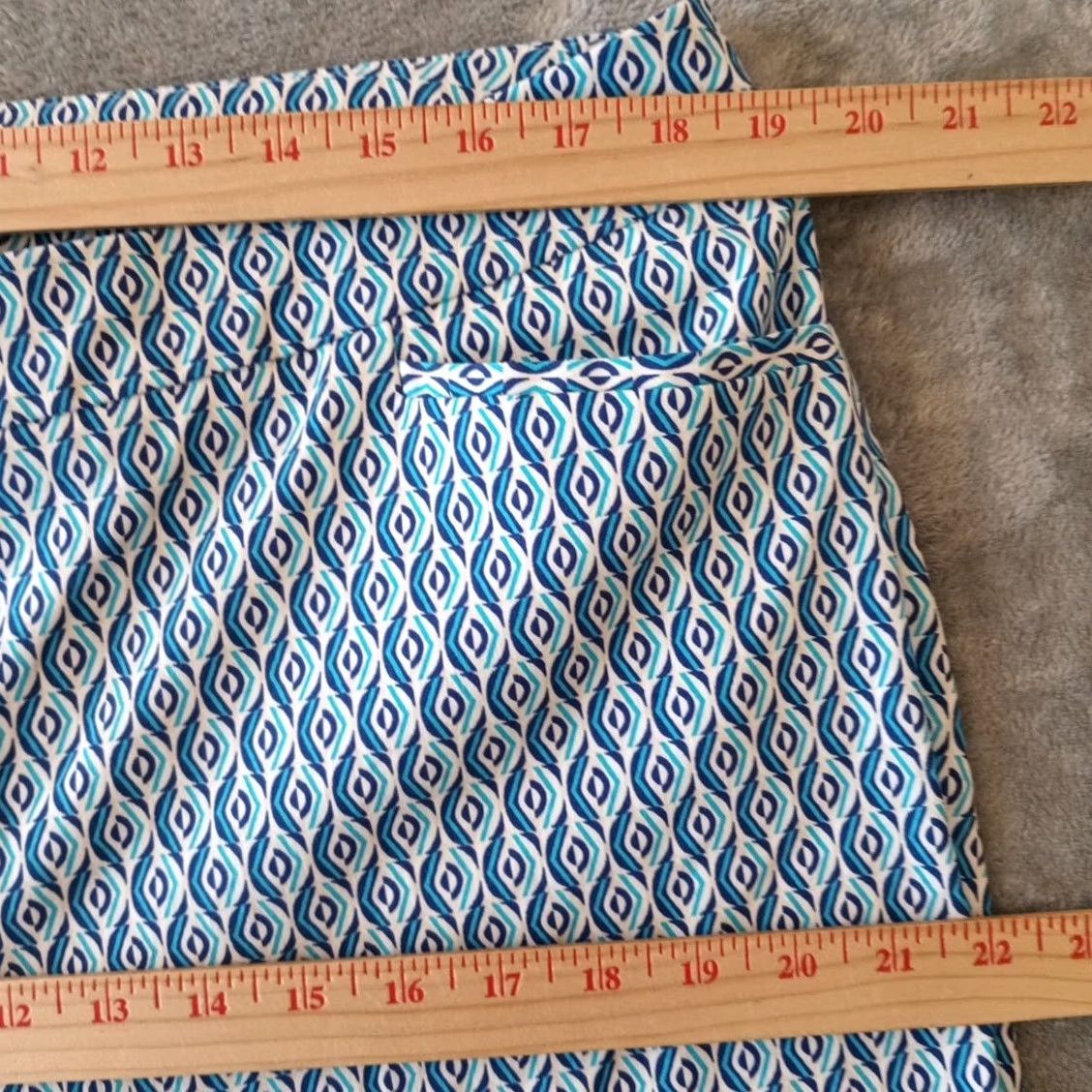 Vintage Chico's Capri Pants Womens US Size 16 Blue Geometric Pull On Stretch 38x23 New Size 38" / US 16 / IT 52 - 3 Thumbnail
