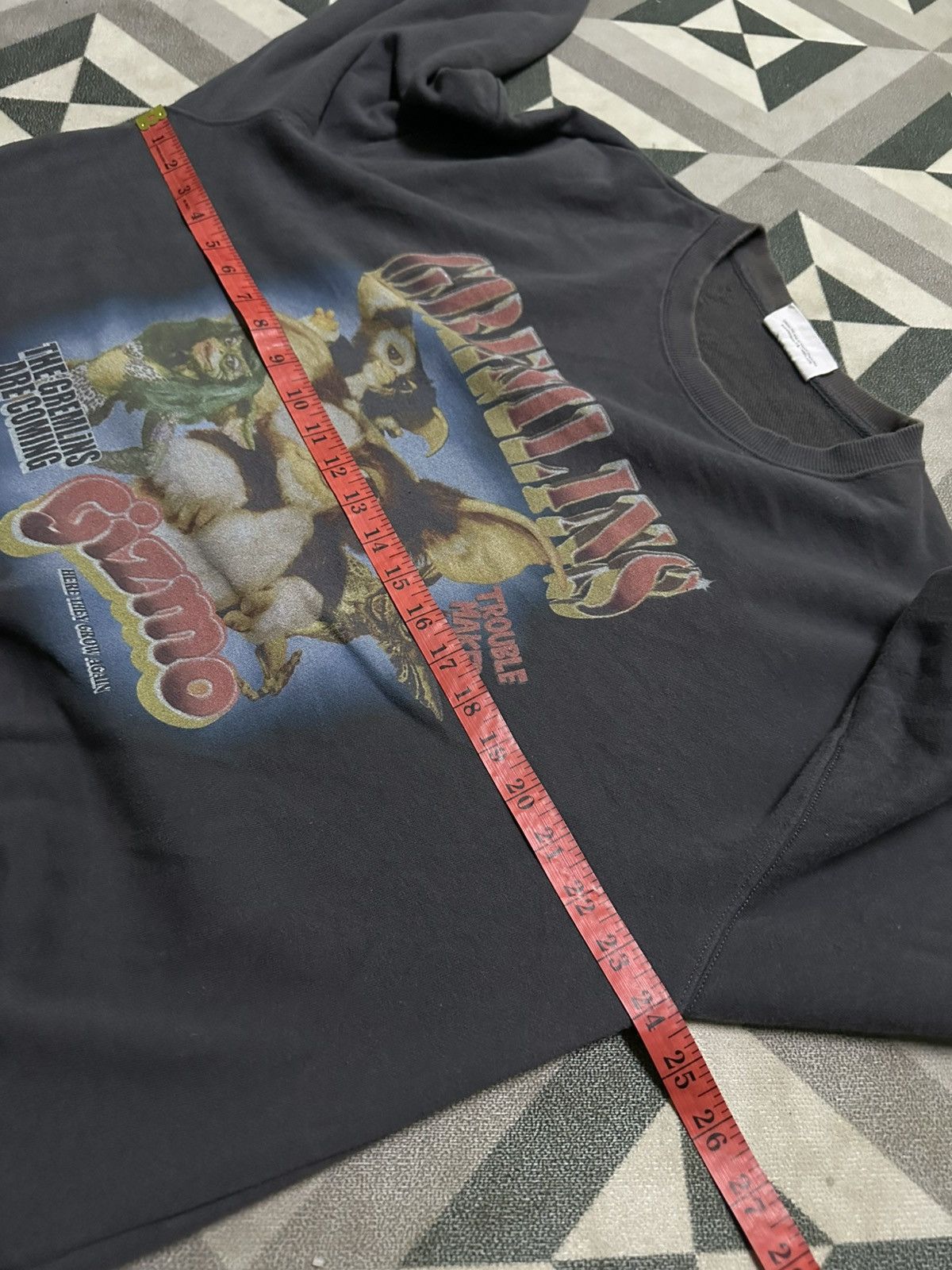 Cartoon Network Gremlins graphic print crewneck sweatshirt featuring Gizmo Size US L / EU 52-54 / 3 - 9 Thumbnail