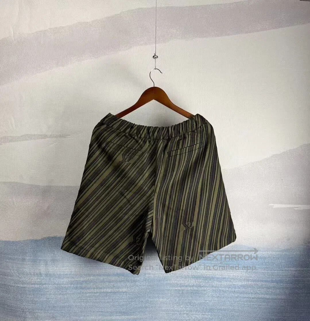 Louis Vuitton louis vuitton green logo shorts. Size US 40 / EU 56 - 2 Thumbnail