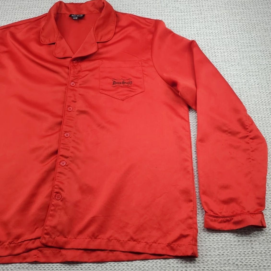 Vintage Dogg Supply Snoop Dogg Mens Sleep Shirt 2XL Satin Poly Red Long Sleeve Button Collared Pocket Logo Sleepwear Size US XXL / EU 58 / 5 - 2 Thumbnail