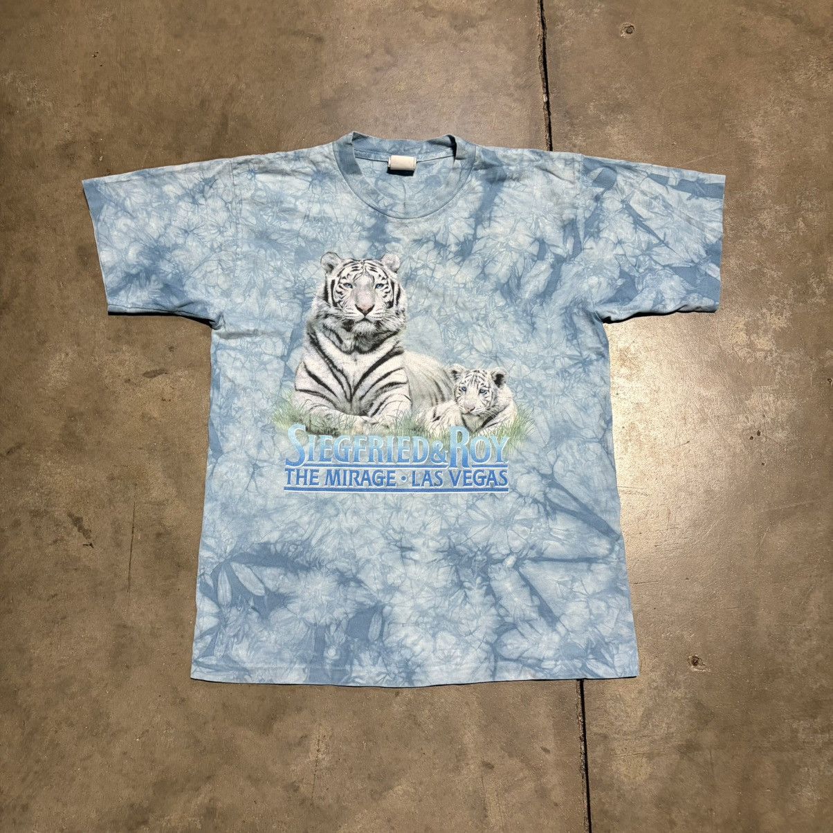 Vintage Vintage Siegfried Roy Mirage Las Vegas Tiger Tie Dye T Shirt Size US M / EU 48-50 / 2 - 1 Thumbnail