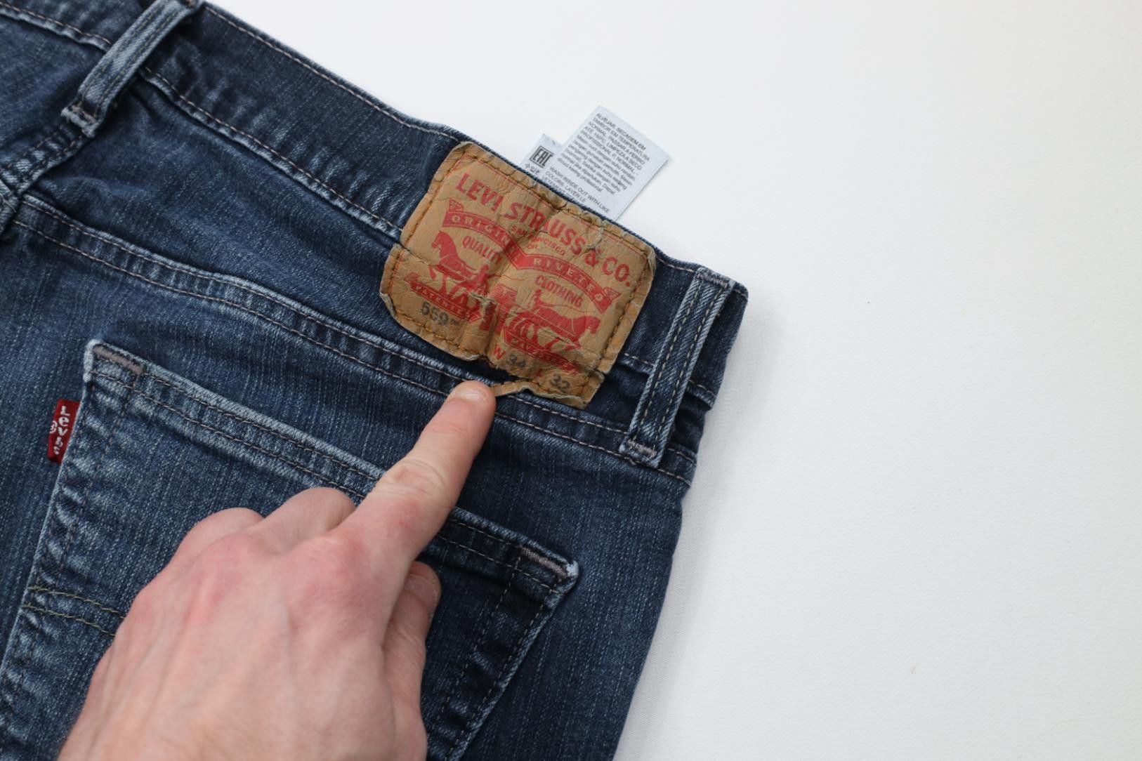 Levi's Vintage Y2K Levis 559 Relaxed Straight Wide Leg Denim Jeans Size US 34 / EU 50 - 14 Thumbnail