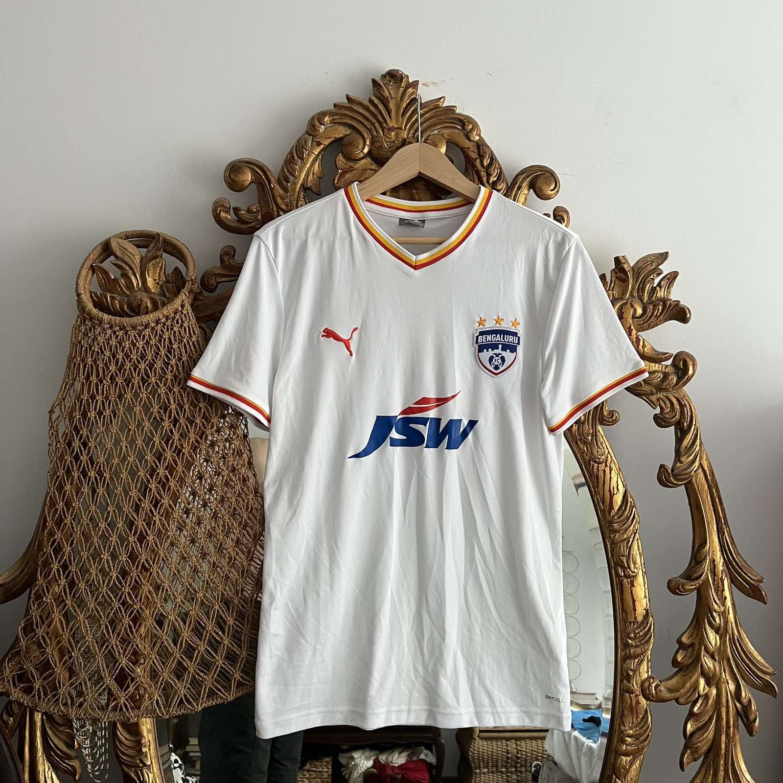 Puma Bengaluru FC PUMA Home Soccer jersey Kit Size US M / EU 48-50 / 2 - 1 Thumbnail