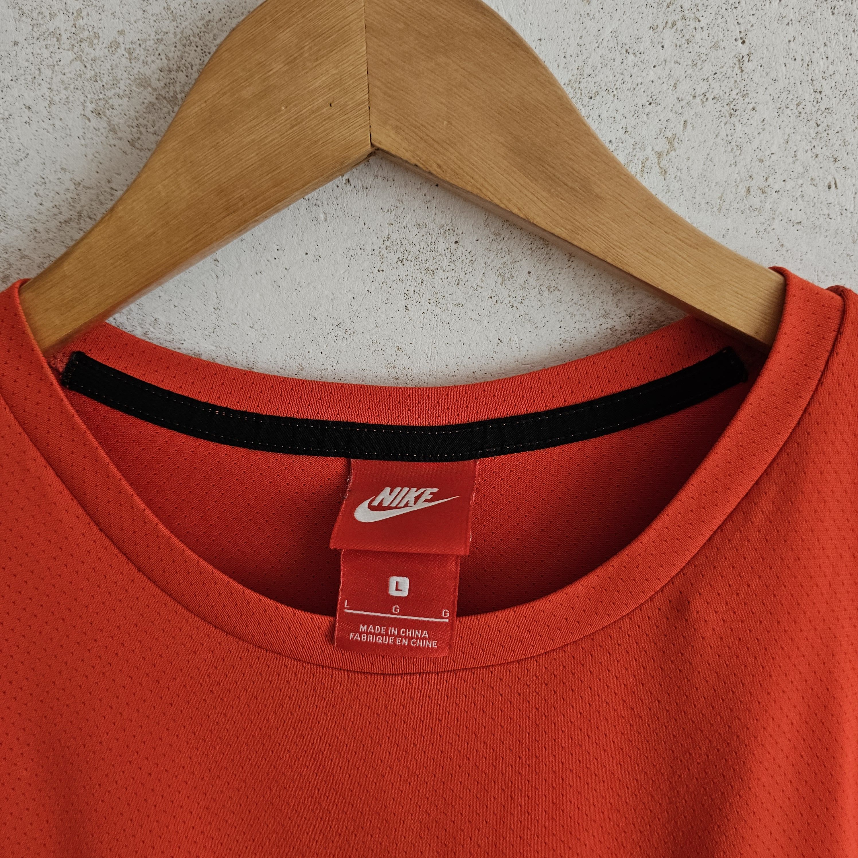Nike × Patta Nike × Patta red t-shirt Size US L / EU 52-54 / 3 - 3 Thumbnail