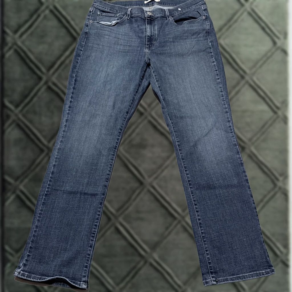 Levi's Levi’s Classic Straight Leg Jeans Women Blue Denim Mid Rise Zip Fly 16 34 in 5-Pocket Design Vintage No 1990s City Size 38" / US 16 / IT 52 - 1 Thumbnail