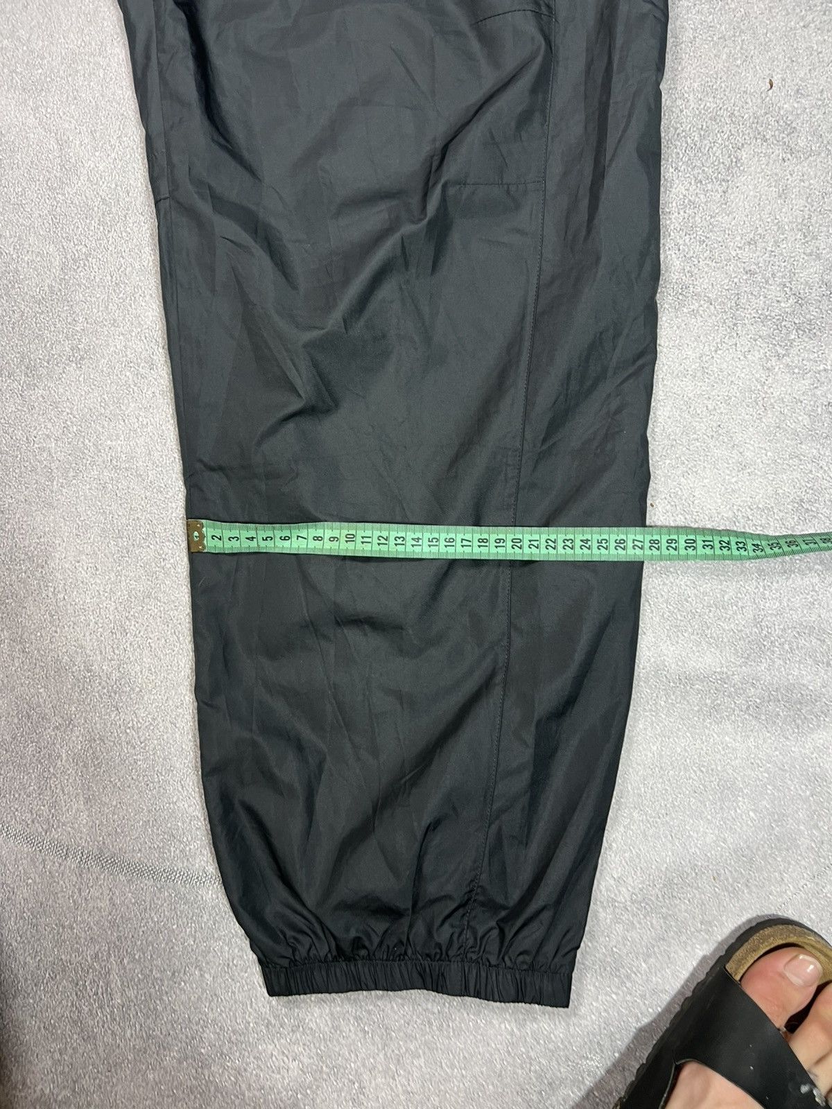 Nike 🖤 OOs Nike Vintage Manchester United Nylon Baggy Drill Pants Size US 36 / EU 52 - 12 Thumbnail